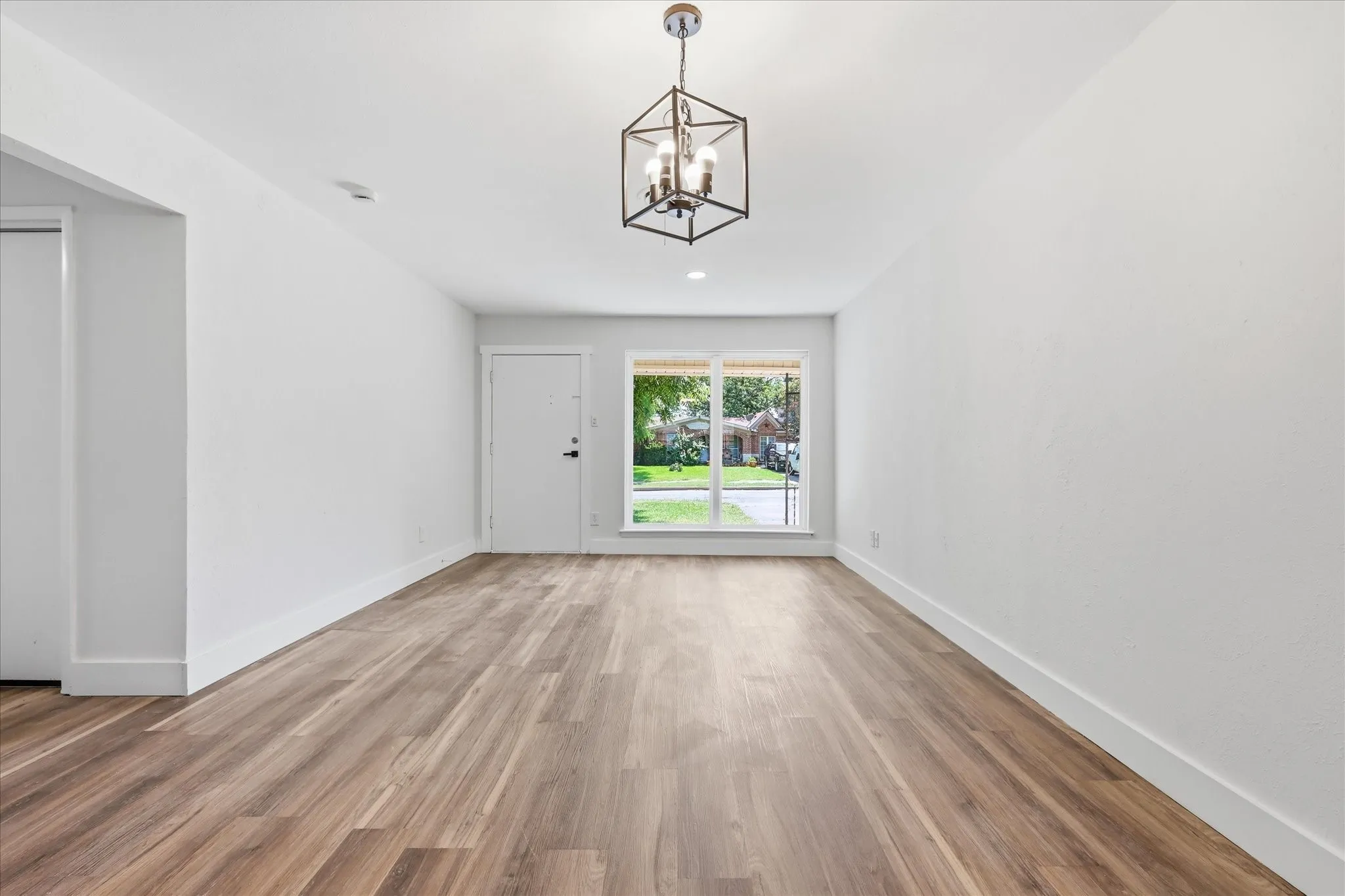 Single Family Residence For Sale in Dallas County , 4712 Harper Drive, Mesquite, Texas 75150, 4 Bedroom, 2 Bathroom, 1 Garage spaces, 1,108 Sqft, built in 1958, mls#21327528, Real Estate Agent in Mesquite, Homes For Sale in Dallas county, Homes For Sale in Mesquite, Realtor in Mesquite Texas, Real Estate Brokerage Independent Realty Texas, Luminita Cordes Realtor