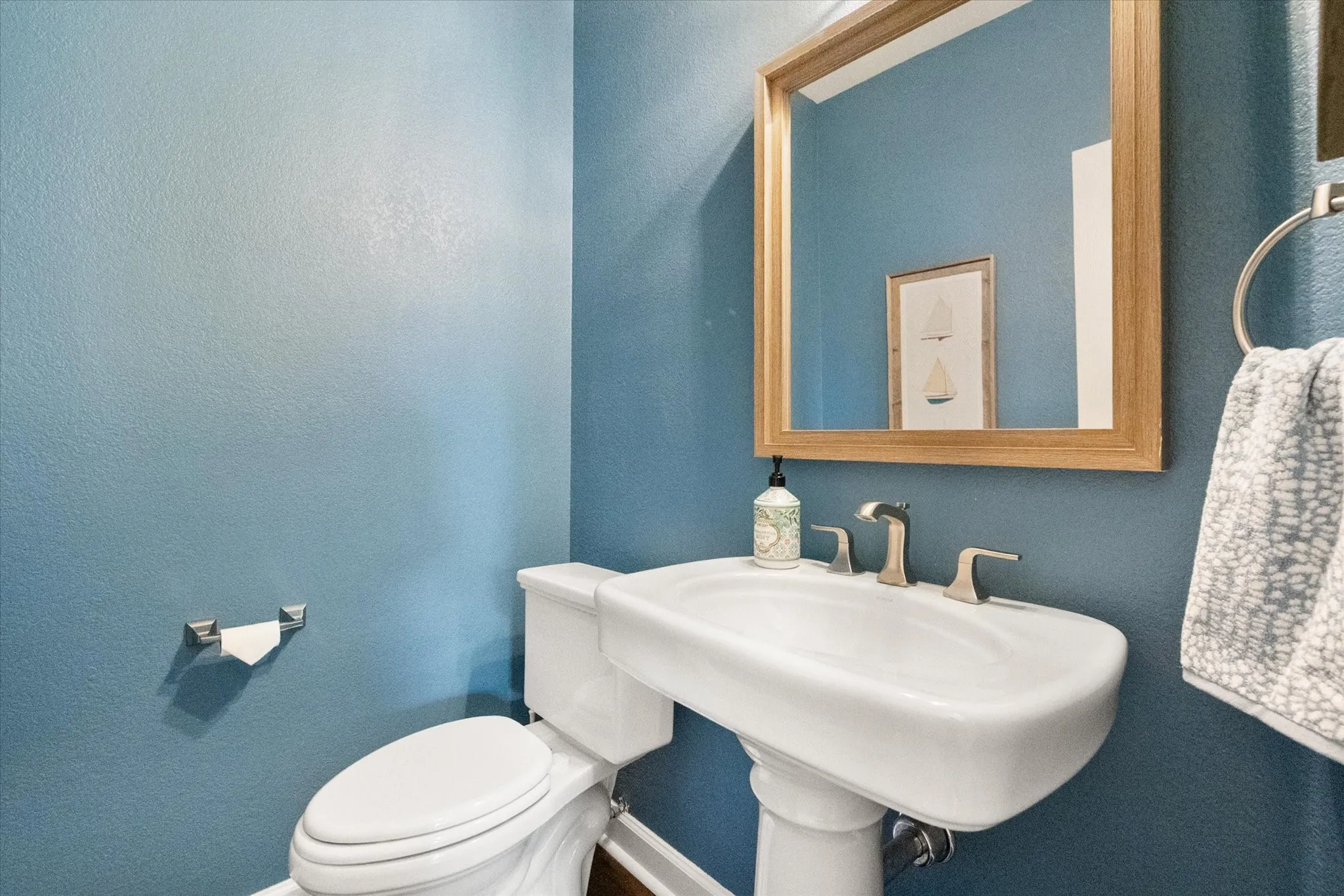 Single Family Residence For Sale in Tarrant County , 1502 Mallard Circle, Mansfield, Texas 76063, 4 Bedroom, 4 Bathroom, 3 Garage spaces, 3,270 Sqft, built in 2002, mls#21328500, Real Estate Agent in Mansfield, Homes For Sale in Tarrant county, Homes For Sale in Mansfield, Realtor in Mansfield Texas, Real Estate Brokerage Independent Realty Texas, Luminita Cordes Realtor