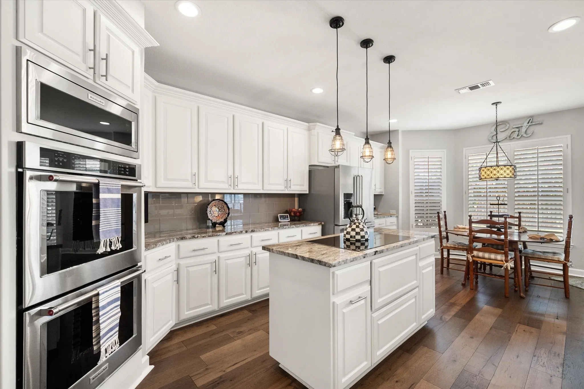 Single Family Residence For Sale in Tarrant County , 1502 Mallard Circle, Mansfield, Texas 76063, 4 Bedroom, 4 Bathroom, 3 Garage spaces, 3,270 Sqft, built in 2002, mls#21328500, Real Estate Agent in Mansfield, Homes For Sale in Tarrant county, Homes For Sale in Mansfield, Realtor in Mansfield Texas, Real Estate Brokerage Independent Realty Texas, Luminita Cordes Realtor