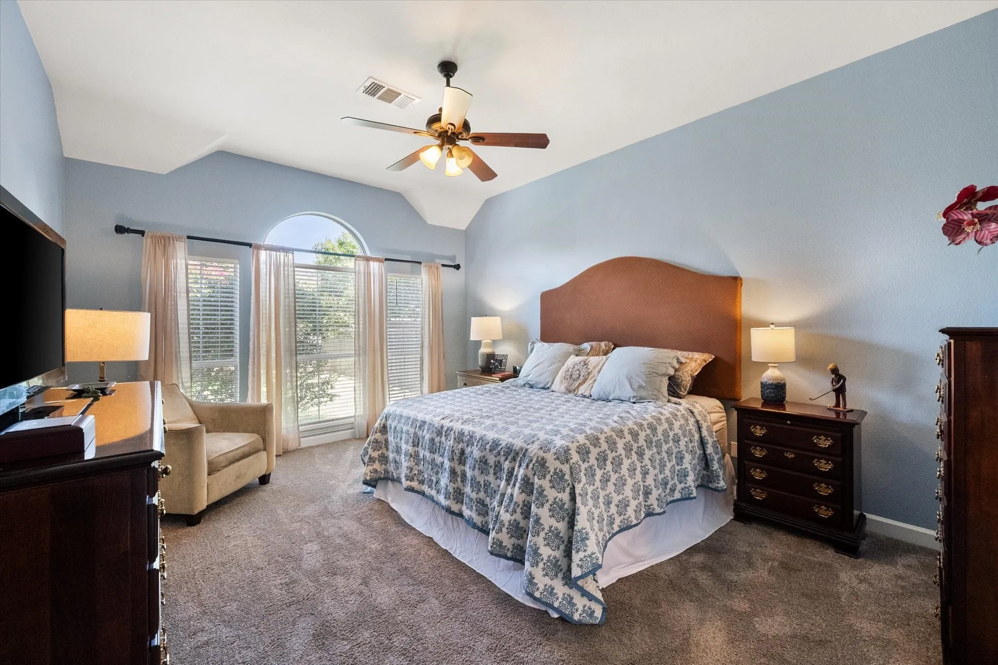Single Family Residence For Sale in Tarrant County , 1502 Mallard Circle, Mansfield, Texas 76063, 4 Bedroom, 4 Bathroom, 3 Garage spaces, 3,270 Sqft, built in 2002, mls#21328500, Real Estate Agent in Mansfield, Homes For Sale in Tarrant county, Homes For Sale in Mansfield, Realtor in Mansfield Texas, Real Estate Brokerage Independent Realty Texas, Luminita Cordes Realtor