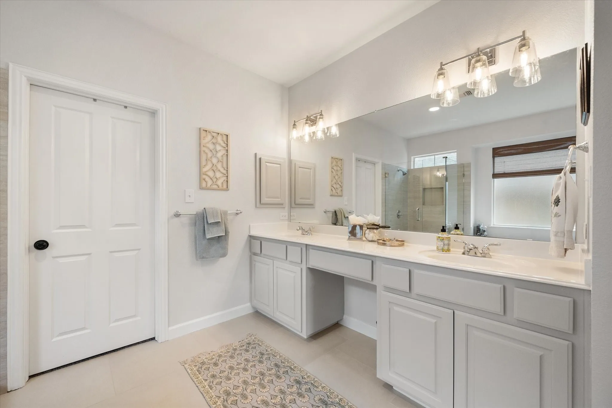 Single Family Residence For Sale in Tarrant County , 1502 Mallard Circle, Mansfield, Texas 76063, 4 Bedroom, 4 Bathroom, 3 Garage spaces, 3,270 Sqft, built in 2002, mls#21328500, Real Estate Agent in Mansfield, Homes For Sale in Tarrant county, Homes For Sale in Mansfield, Realtor in Mansfield Texas, Real Estate Brokerage Independent Realty Texas, Luminita Cordes Realtor