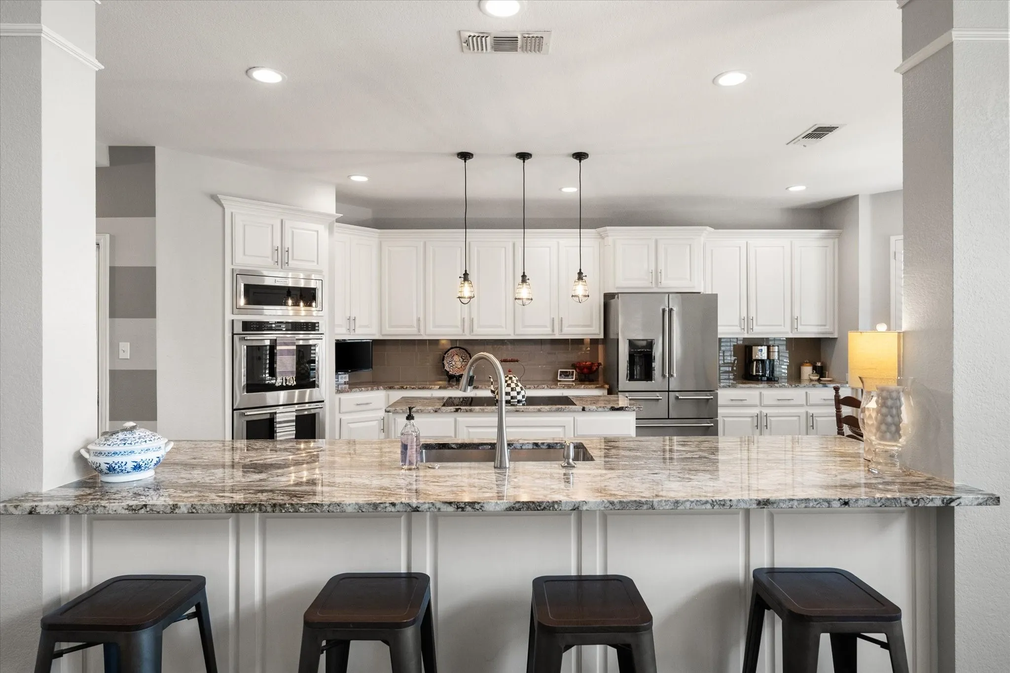 Single Family Residence For Sale in Tarrant County , 1502 Mallard Circle, Mansfield, Texas 76063, 4 Bedroom, 4 Bathroom, 3 Garage spaces, 3,270 Sqft, built in 2002, mls#21328500, Real Estate Agent in Mansfield, Homes For Sale in Tarrant county, Homes For Sale in Mansfield, Realtor in Mansfield Texas, Real Estate Brokerage Independent Realty Texas, Luminita Cordes Realtor
