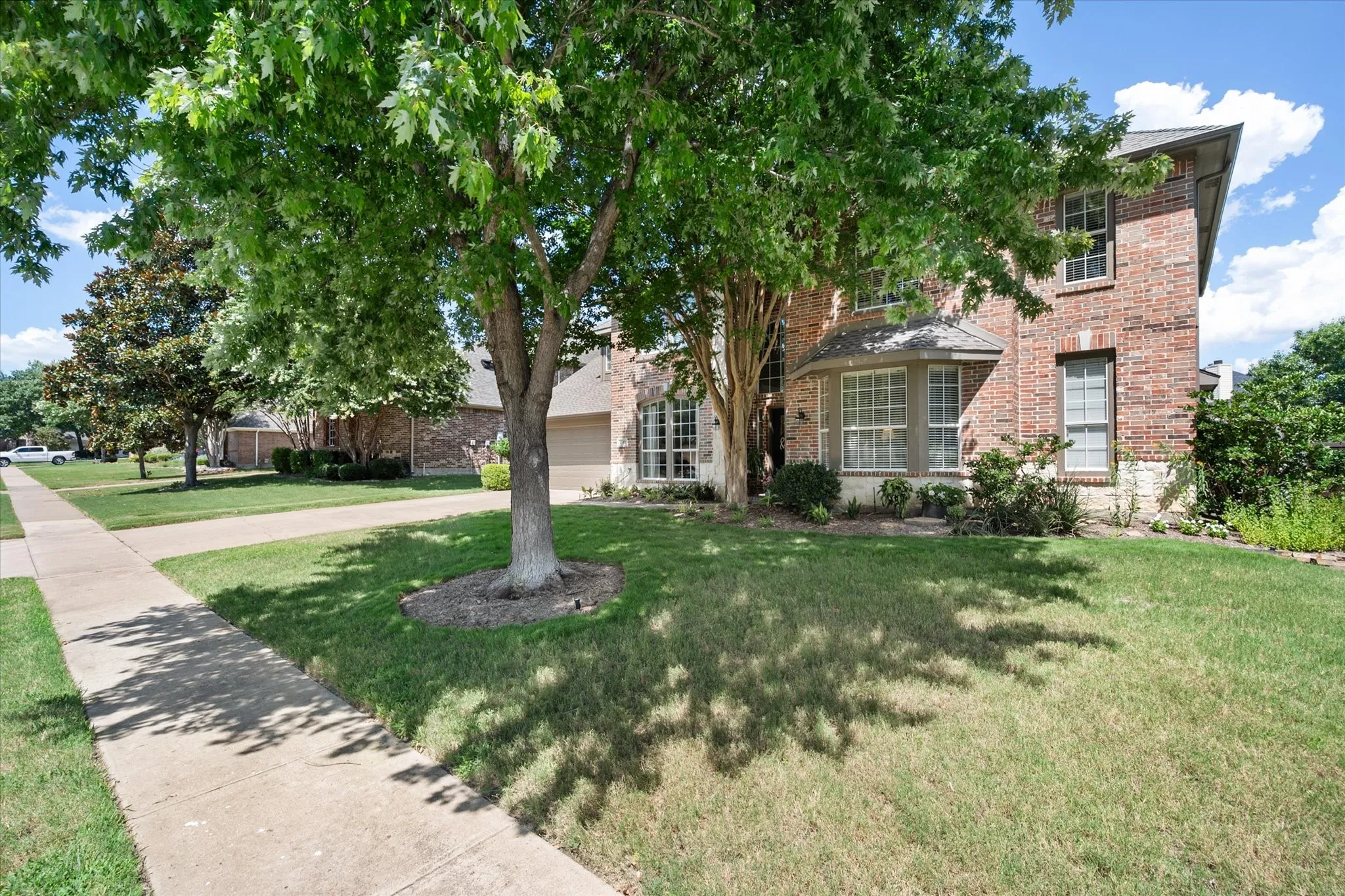 Single Family Residence For Sale in Tarrant County , 1502 Mallard Circle, Mansfield, Texas 76063, 4 Bedroom, 4 Bathroom, 3 Garage spaces, 3,270 Sqft, built in 2002, mls#21328500, Real Estate Agent in Mansfield, Homes For Sale in Tarrant county, Homes For Sale in Mansfield, Realtor in Mansfield Texas, Real Estate Brokerage Independent Realty Texas, Luminita Cordes Realtor