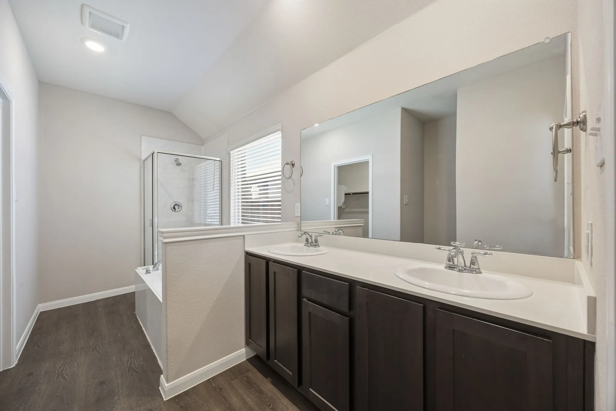 Single Family Residence For Sale in Grayson County , 3921 Oak Creek Circle, Denison, Texas 75020, 3 Bedroom, 2 Bathroom, 2 Garage spaces, 1,517 Sqft, built in 2022, mls#21325523, Real Estate Agent in Denison, Homes For Sale in Grayson county, Homes For Sale in Denison, Realtor in Denison Texas, Real Estate Brokerage Independent Realty Texas, Luminita Cordes Realtor