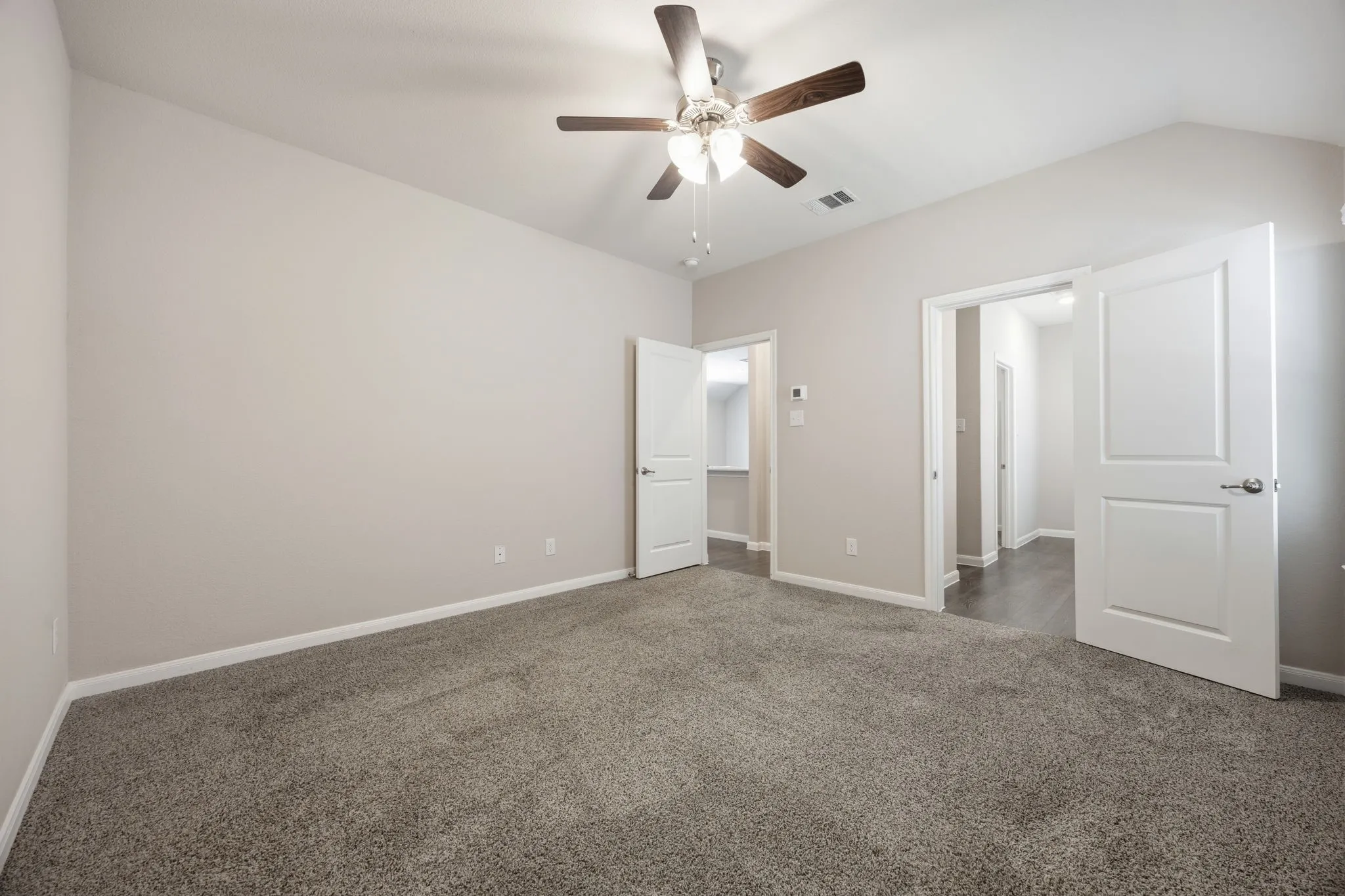 Single Family Residence For Sale in Grayson County , 3921 Oak Creek Circle, Denison, Texas 75020, 3 Bedroom, 2 Bathroom, 2 Garage spaces, 1,517 Sqft, built in 2022, mls#21325523, Real Estate Agent in Denison, Homes For Sale in Grayson county, Homes For Sale in Denison, Realtor in Denison Texas, Real Estate Brokerage Independent Realty Texas, Luminita Cordes Realtor