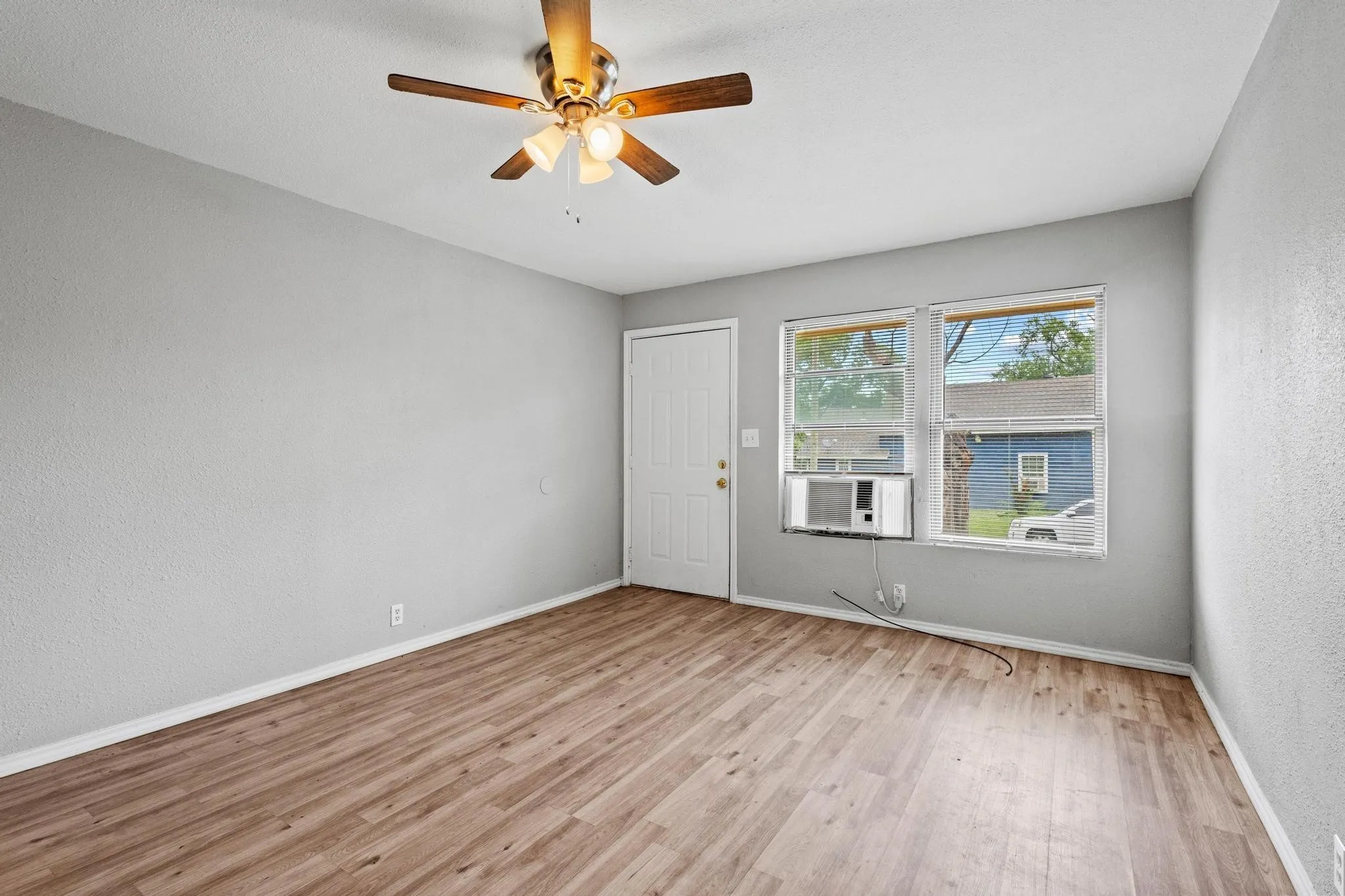 Single Family Residence For Sale in Grayson County , 701 W Hull Street 101-2, Denison, Texas 75020, 4 Bedrooms, 2 Bathrooms, Garage spaces, 1,274 Sqft, built in 1956, Price $199,900, mls#21328867, Real Estate Agent in Denison, Homes For Sale in Grayson county, Homes For Sale in Denison, Realtor in Denison Texas, Real Estate Brokerage Independent Realty Texas, Luminita Cordes Realtor