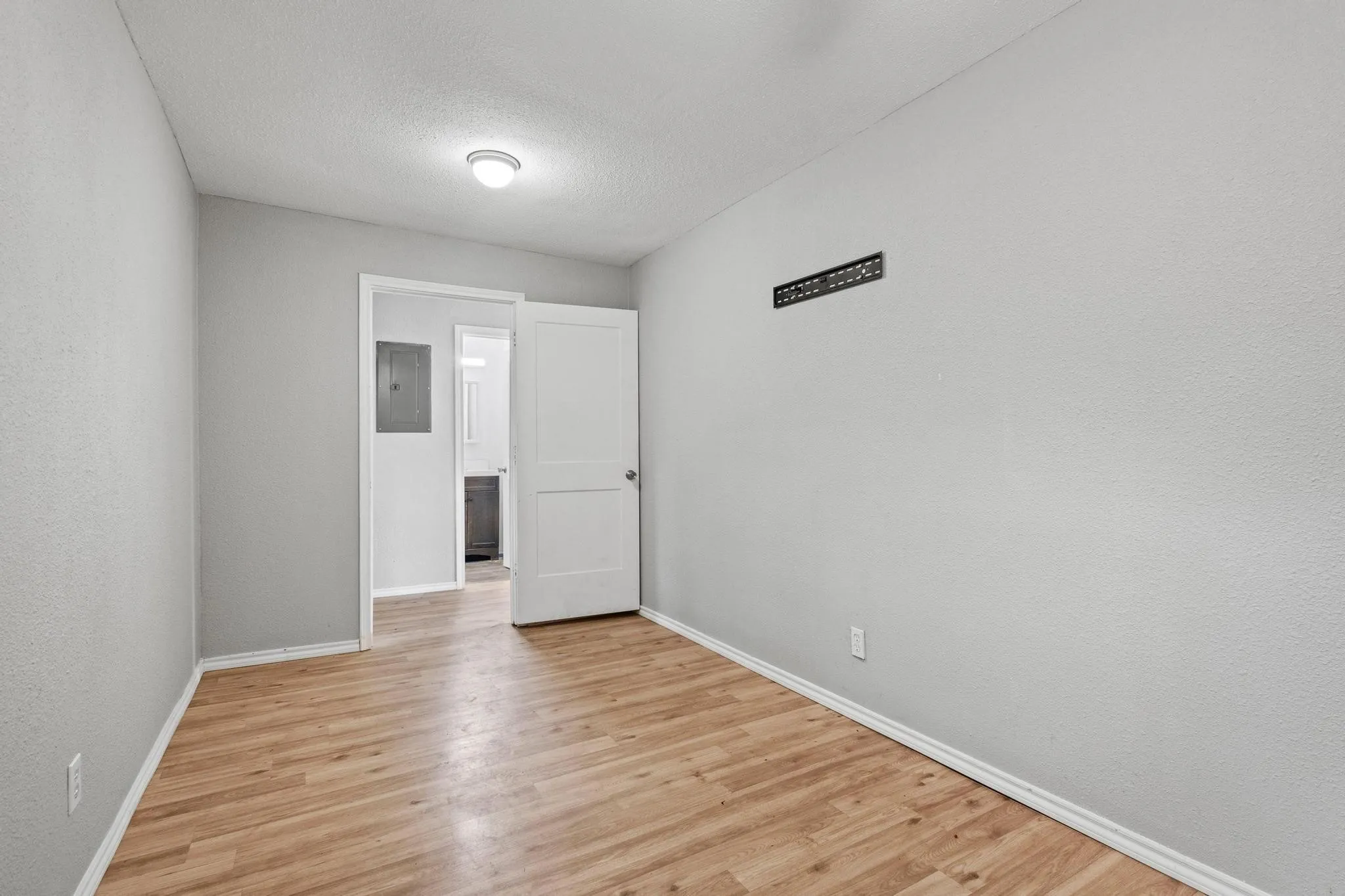 Duplex For Rent in Grayson County , 701 W Hull Street 101-2, Denison, Texas 75020, 2 Bedrooms, 1 Bathroom, Garage spaces, 637 Sqft, built in 1956, Price $1,000, mls#21328886, Real Estate Agent in Denison, Homes For Rent in Grayson county, Homes For Rent in Denison, Realtor in Denison Texas, Real Estate Brokerage Independent Realty Texas, Luminita Cordes Realtor