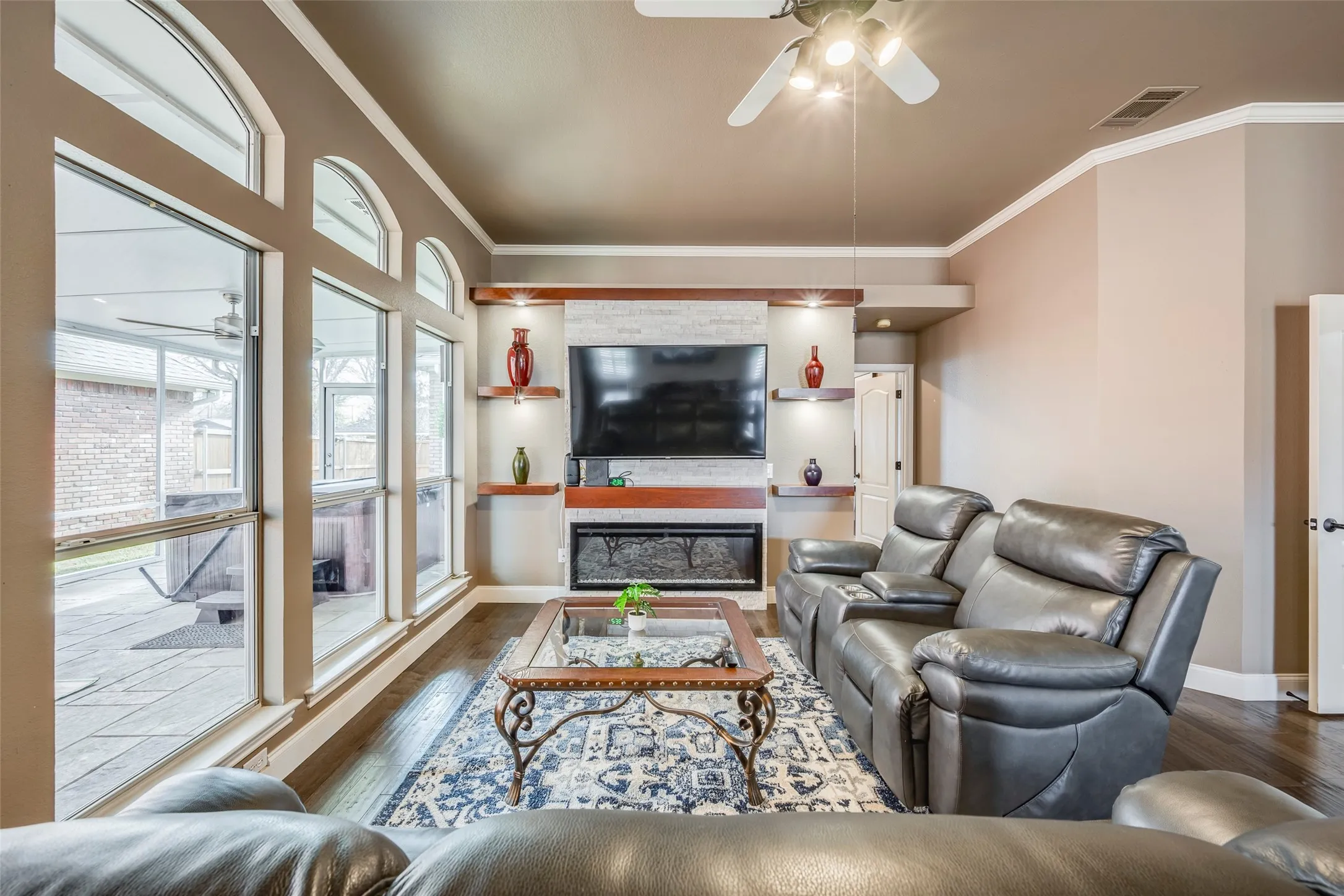Single Family Residence For Sale in Dallas County , 1012 Murl Drive, Irving, Texas 75062, 3 Bedroom, 2 Bathroom, 2 Garage spaces, 2,241 Sqft, built in 1988, mls#21325776, Real Estate Agent in Irving, Homes For Sale in Dallas county, Homes For Sale in Irving, Realtor in Irving Texas, Real Estate Brokerage Independent Realty Texas, Luminita Cordes Realtor