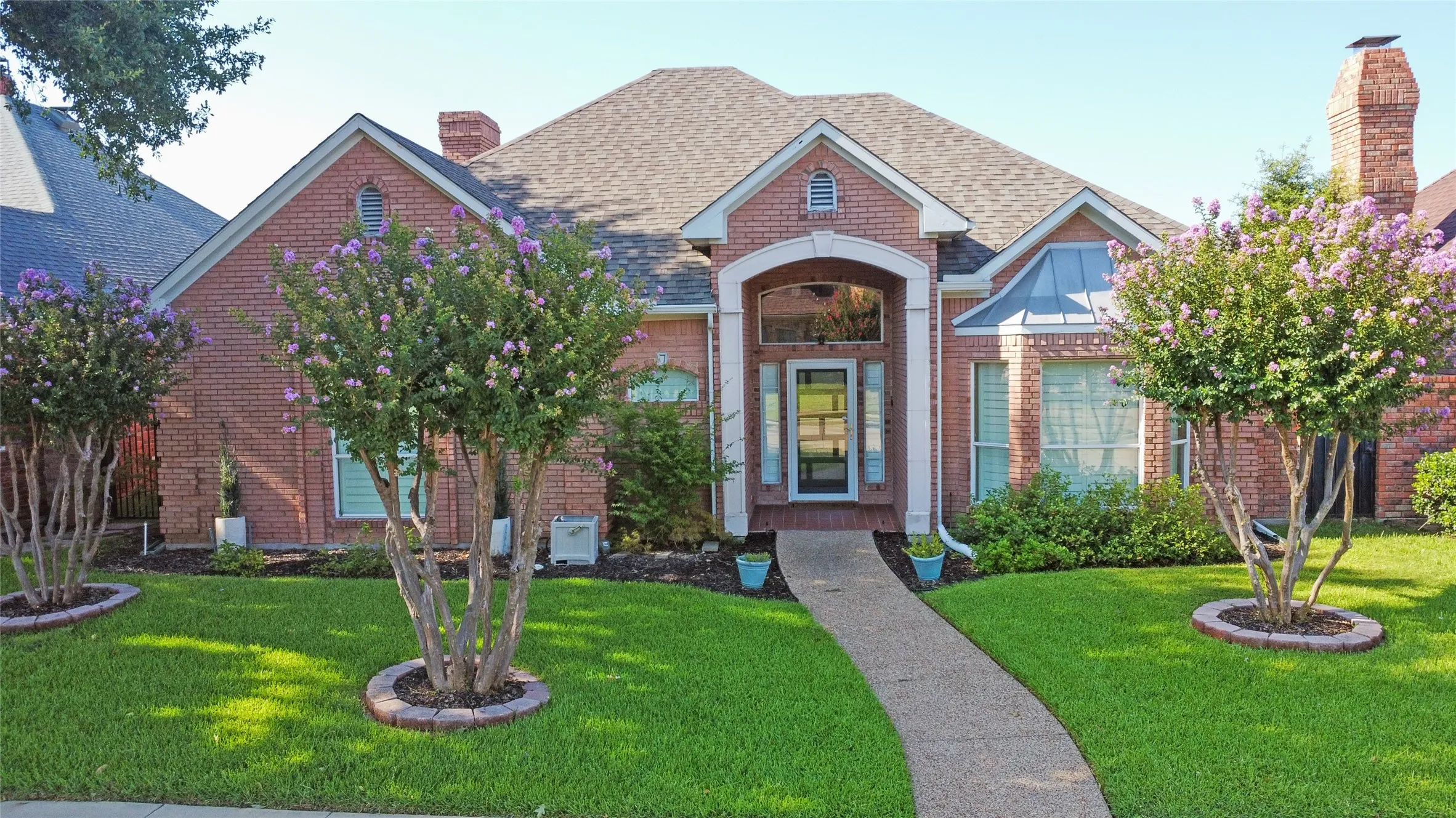 Single Family Residence For Sale in Dallas County , 1012 Murl Drive, Irving, Texas 75062, 3 Bedroom, 2 Bathroom, 2 Garage spaces, 2,241 Sqft, built in 1988, mls#21325776, Real Estate Agent in Irving, Homes For Sale in Dallas county, Homes For Sale in Irving, Realtor in Irving Texas, Real Estate Brokerage Independent Realty Texas, Luminita Cordes Realtor