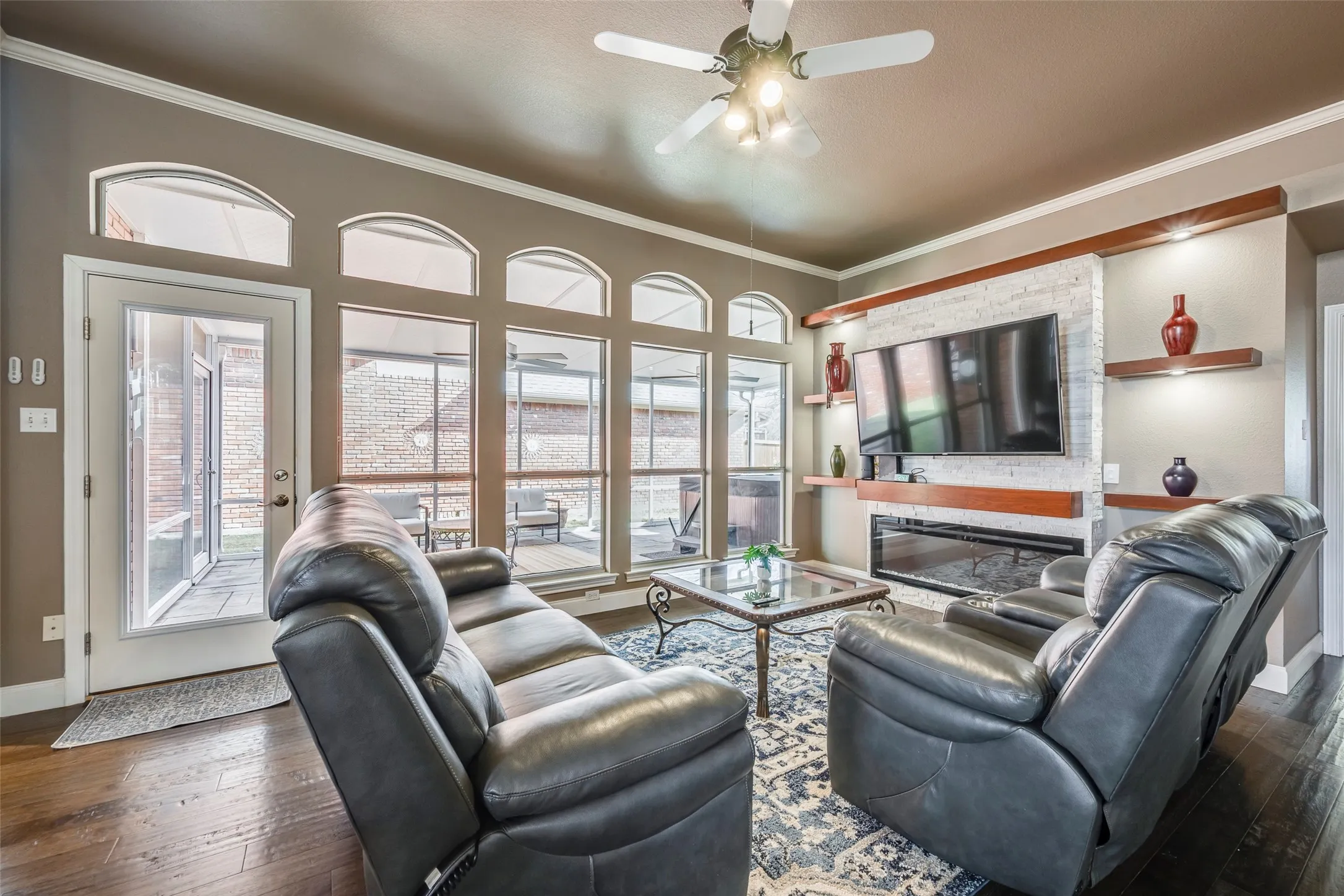 Single Family Residence For Sale in Dallas County , 1012 Murl Drive, Irving, Texas 75062, 3 Bedroom, 2 Bathroom, 2 Garage spaces, 2,241 Sqft, built in 1988, mls#21325776, Real Estate Agent in Irving, Homes For Sale in Dallas county, Homes For Sale in Irving, Realtor in Irving Texas, Real Estate Brokerage Independent Realty Texas, Luminita Cordes Realtor