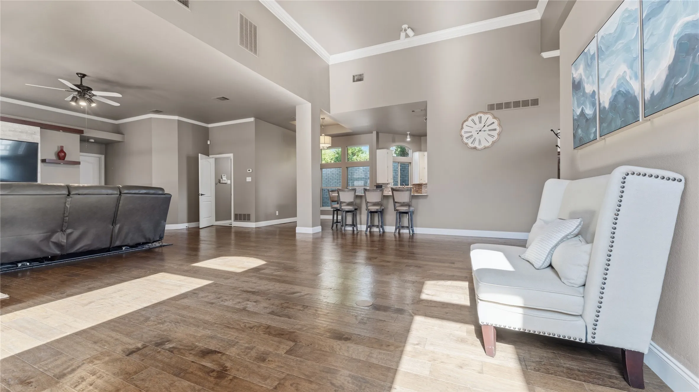 Single Family Residence For Sale in Dallas County , 1012 Murl Drive, Irving, Texas 75062, 3 Bedroom, 2 Bathroom, 2 Garage spaces, 2,241 Sqft, built in 1988, mls#21325776, Real Estate Agent in Irving, Homes For Sale in Dallas county, Homes For Sale in Irving, Realtor in Irving Texas, Real Estate Brokerage Independent Realty Texas, Luminita Cordes Realtor