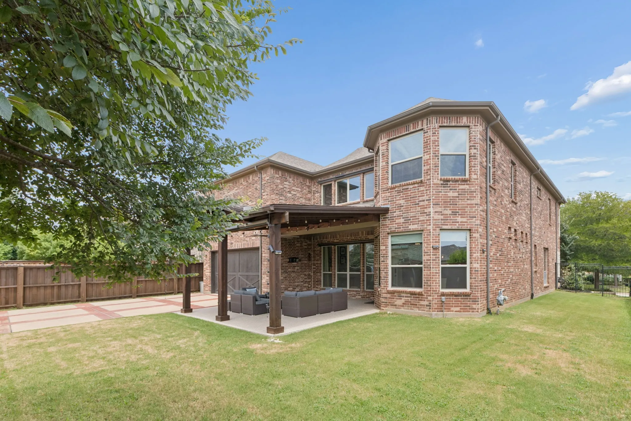 Single Family Residence For Sale in Tarrant County , 717 Orleans Drive, Southlake, Texas 76092, 5 Bedroom, 4 Bathroom, 3 Garage spaces, 4,300 Sqft, built in 2014, Price $1,649,000, mls#21328949, Real Estate Agent in Southlake, Homes For Sale in Tarrant county, Homes For Sale in Southlake, Realtor in Southlake Texas, Real Estate Brokerage Independent Realty Texas, Luminita Cordes Realtor