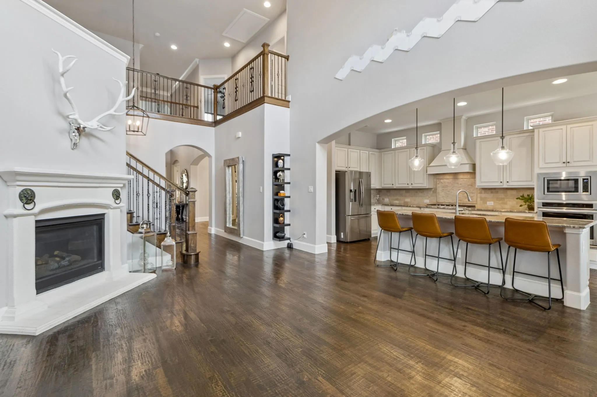 Single Family Residence For Sale in Tarrant County , 717 Orleans Drive, Southlake, Texas 76092, 5 Bedroom, 4 Bathroom, 3 Garage spaces, 4,300 Sqft, built in 2014, Price $1,649,000, mls#21328949, Real Estate Agent in Southlake, Homes For Sale in Tarrant county, Homes For Sale in Southlake, Realtor in Southlake Texas, Real Estate Brokerage Independent Realty Texas, Luminita Cordes Realtor
