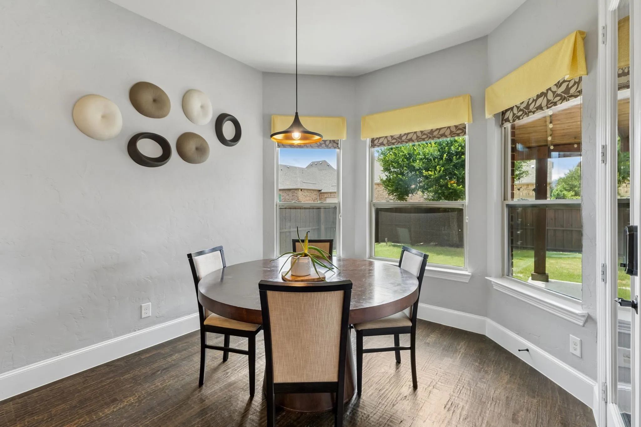 Single Family Residence For Sale in Tarrant County , 717 Orleans Drive, Southlake, Texas 76092, 5 Bedroom, 4 Bathroom, 3 Garage spaces, 4,300 Sqft, built in 2014, Price $1,649,000, mls#21328949, Real Estate Agent in Southlake, Homes For Sale in Tarrant county, Homes For Sale in Southlake, Realtor in Southlake Texas, Real Estate Brokerage Independent Realty Texas, Luminita Cordes Realtor