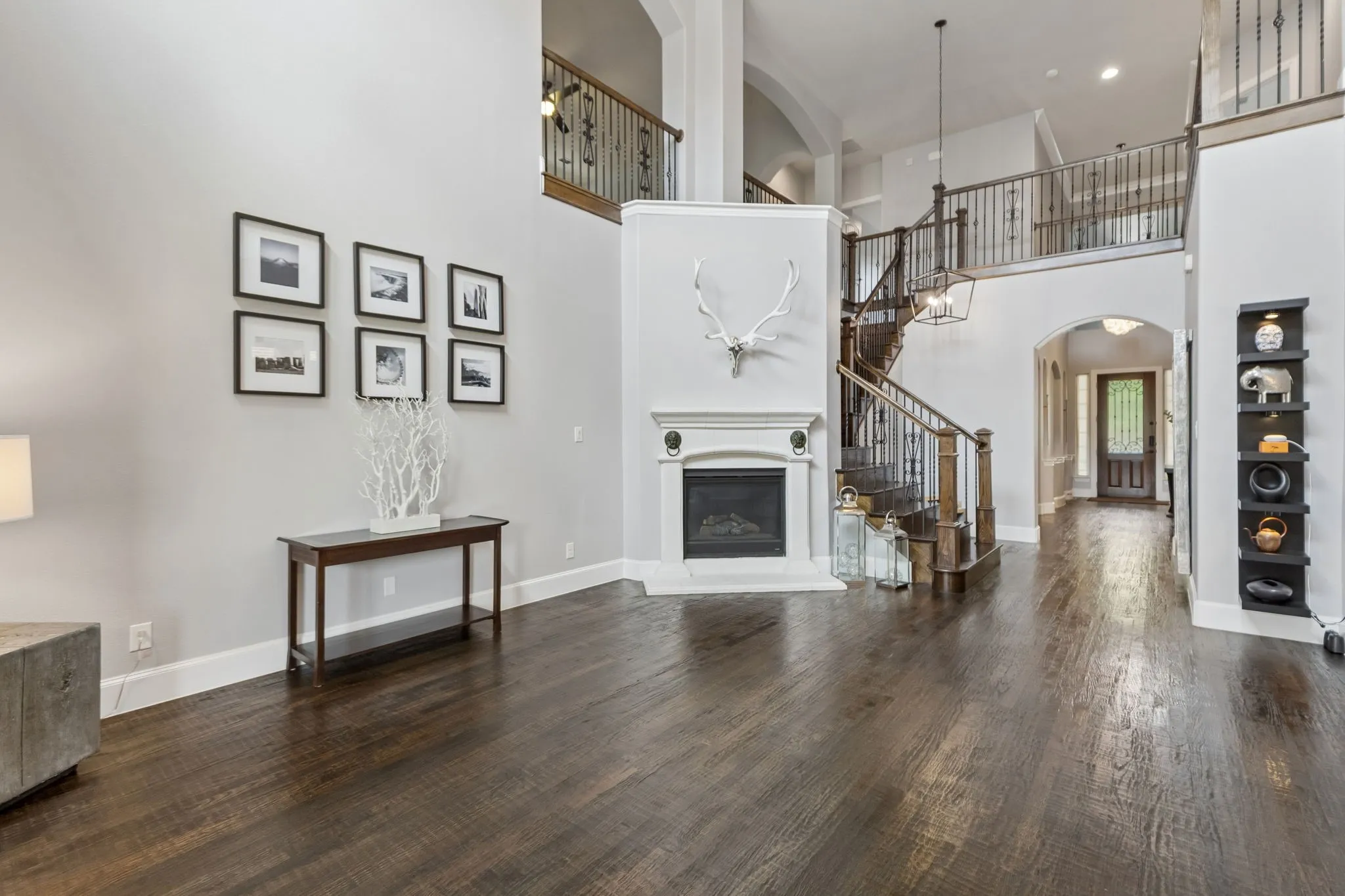 Single Family Residence For Sale in Tarrant County , 717 Orleans Drive, Southlake, Texas 76092, 5 Bedroom, 4 Bathroom, 3 Garage spaces, 4,300 Sqft, built in 2014, Price $1,649,000, mls#21328949, Real Estate Agent in Southlake, Homes For Sale in Tarrant county, Homes For Sale in Southlake, Realtor in Southlake Texas, Real Estate Brokerage Independent Realty Texas, Luminita Cordes Realtor