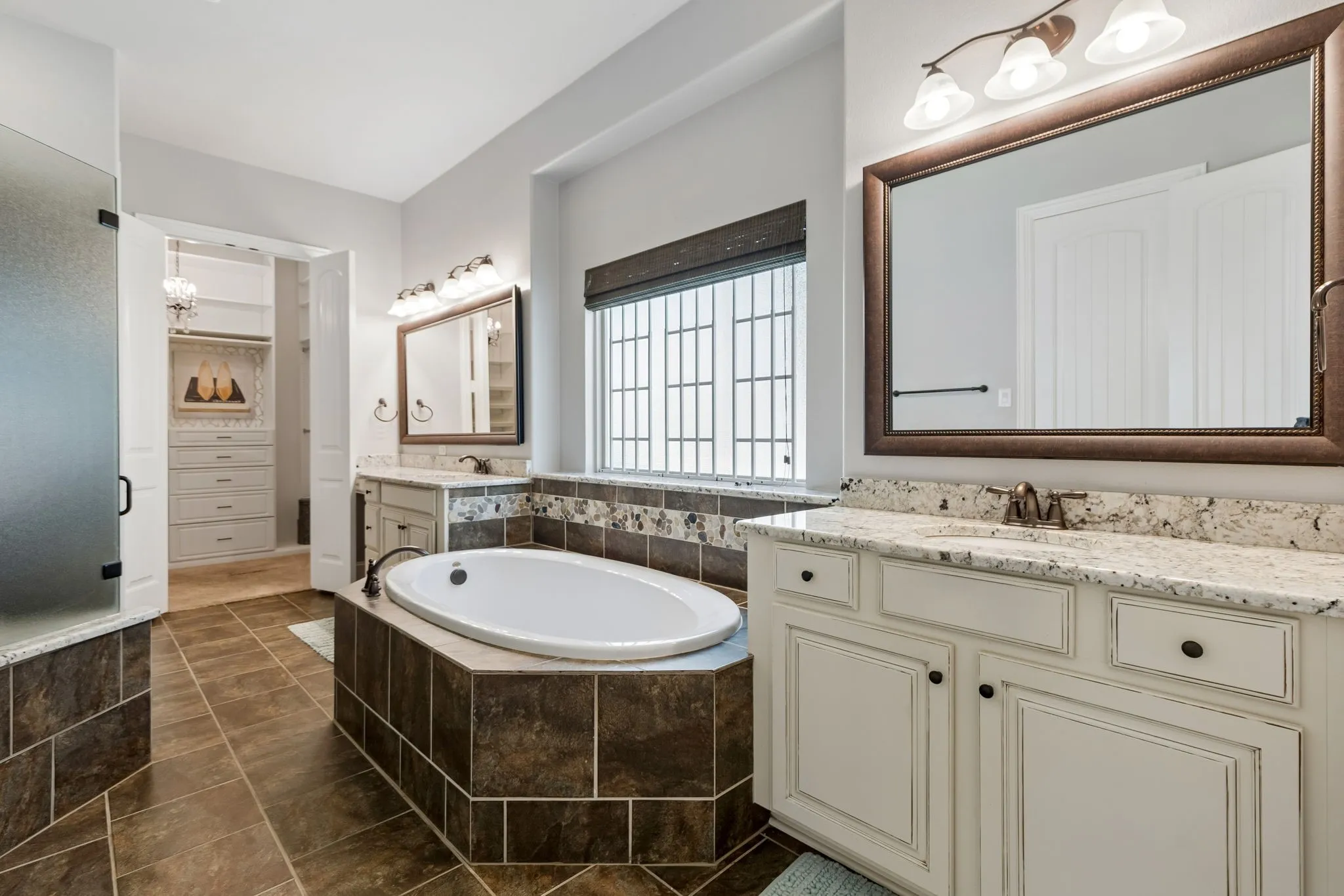 Single Family Residence For Sale in Tarrant County , 717 Orleans Drive, Southlake, Texas 76092, 5 Bedroom, 4 Bathroom, 3 Garage spaces, 4,300 Sqft, built in 2014, Price $1,649,000, mls#21328949, Real Estate Agent in Southlake, Homes For Sale in Tarrant county, Homes For Sale in Southlake, Realtor in Southlake Texas, Real Estate Brokerage Independent Realty Texas, Luminita Cordes Realtor