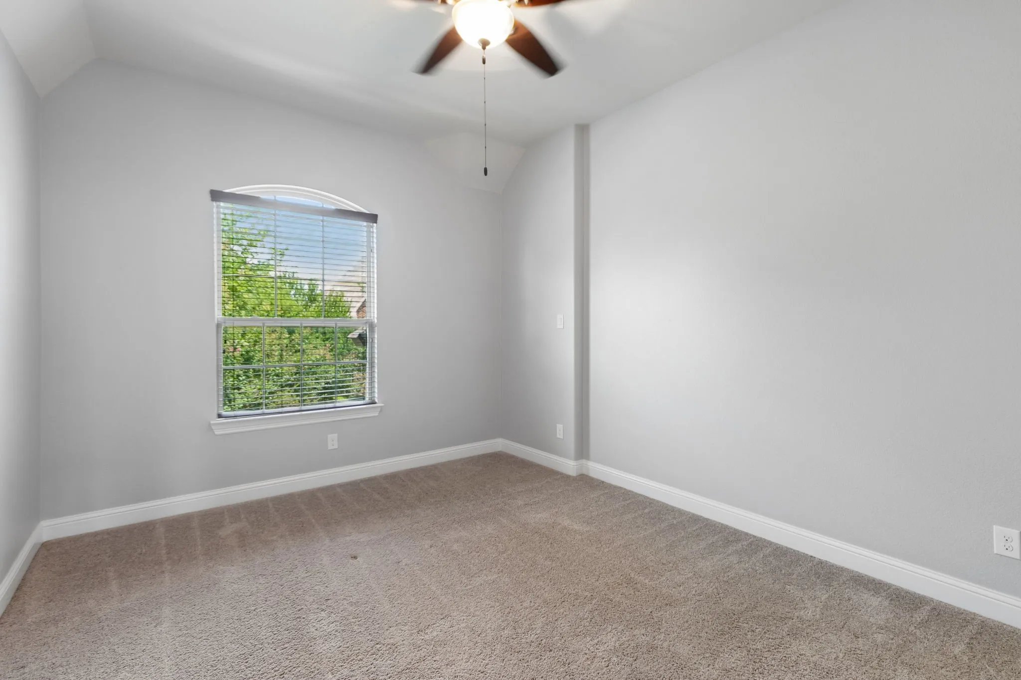 Single Family Residence For Sale in Tarrant County , 717 Orleans Drive, Southlake, Texas 76092, 5 Bedroom, 4 Bathroom, 3 Garage spaces, 4,300 Sqft, built in 2014, Price $1,649,000, mls#21328949, Real Estate Agent in Southlake, Homes For Sale in Tarrant county, Homes For Sale in Southlake, Realtor in Southlake Texas, Real Estate Brokerage Independent Realty Texas, Luminita Cordes Realtor