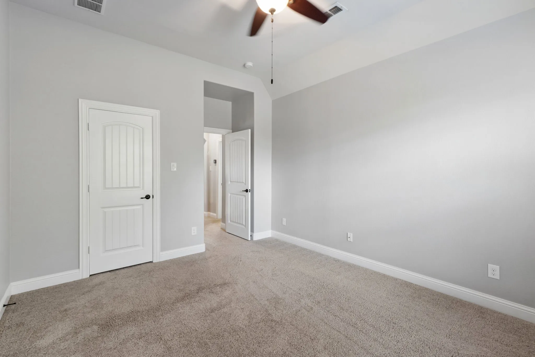 Single Family Residence For Sale in Tarrant County , 717 Orleans Drive, Southlake, Texas 76092, 5 Bedroom, 4 Bathroom, 3 Garage spaces, 4,300 Sqft, built in 2014, Price $1,649,000, mls#21328949, Real Estate Agent in Southlake, Homes For Sale in Tarrant county, Homes For Sale in Southlake, Realtor in Southlake Texas, Real Estate Brokerage Independent Realty Texas, Luminita Cordes Realtor