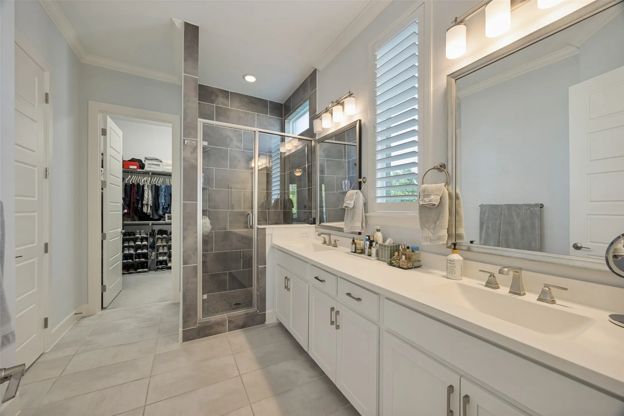 Single Family Residence For Rent in Dallas County , 7859 Minglewood LN, Dallas, Texas 75231, 3 Bedroom, 3 Bathroom, 2 Garage spaces, 1,632 Sqft, built in 2019, mls#21325989, Real Estate Agent in Dallas, Homes For Rent in Dallas county, Homes For Rent in Dallas, Realtor in Dallas Texas, Real Estate Brokerage Independent Realty Texas, Luminita Cordes Realtor
