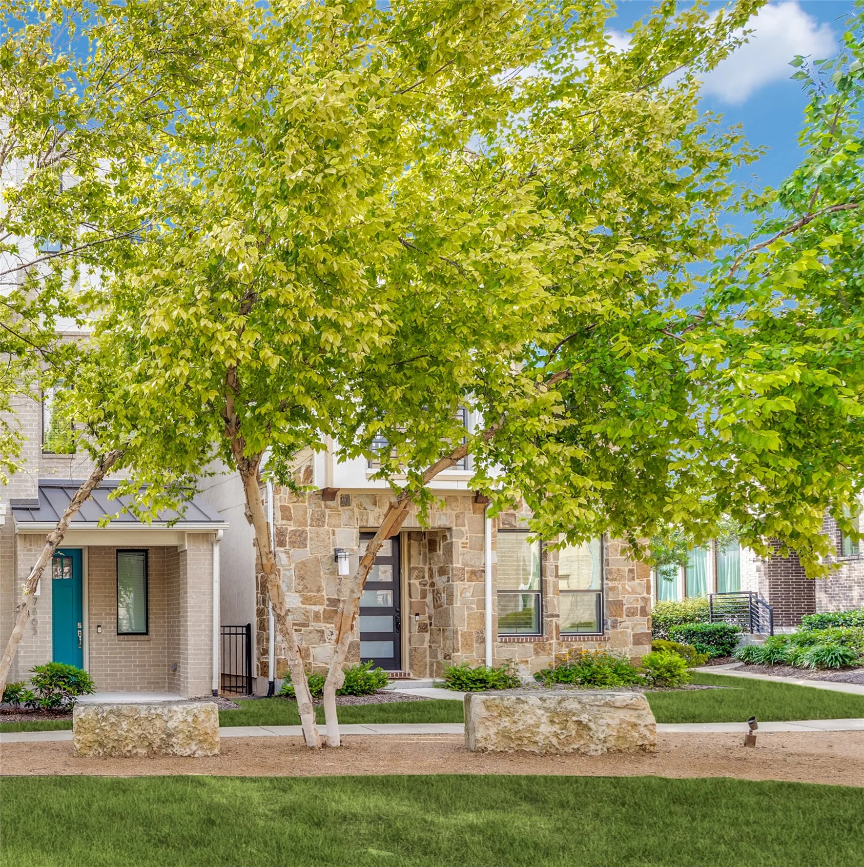 Single Family Residence For Rent in Dallas County , 7859 Minglewood LN, Dallas, Texas 75231, 3 Bedroom, 3 Bathroom, 2 Garage spaces, 1,632 Sqft, built in 2019, mls#21325989, Real Estate Agent in Dallas, Homes For Rent in Dallas county, Homes For Rent in Dallas, Realtor in Dallas Texas, Real Estate Brokerage Independent Realty Texas, Luminita Cordes Realtor