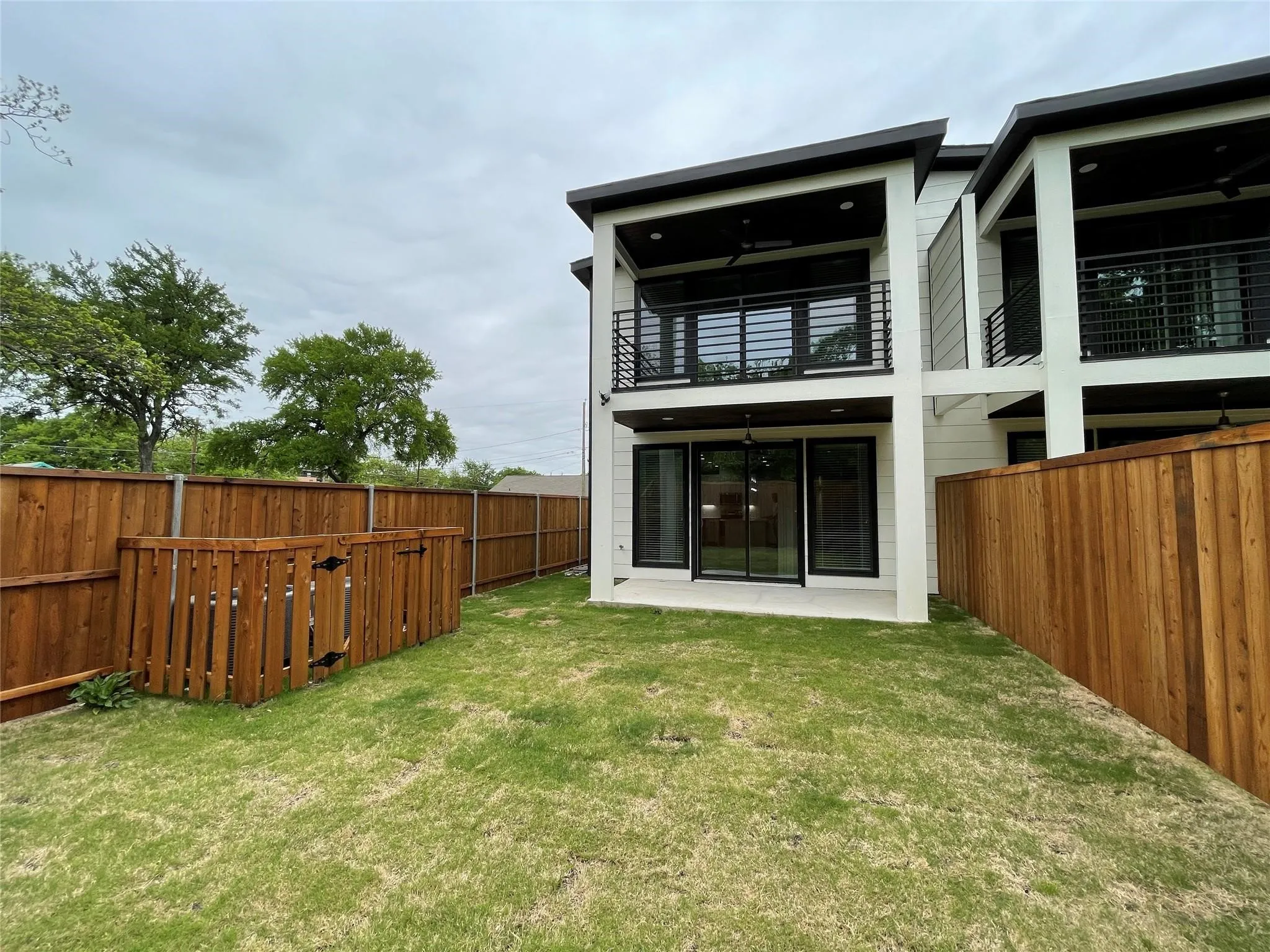 Townhouse For Rent in Dallas County , 2417 N Winnetka Avenue, Dallas, Texas 75212, 3 Bedroom, 4 Bathroom, 1 Garage spaces, 2,286 Sqft, built in 2021, mls#21328962, Real Estate Agent in Dallas, Homes For Rent in Dallas county, Homes For Rent in Dallas, Realtor in Dallas Texas, Real Estate Brokerage Independent Realty Texas, Luminita Cordes Realtor
