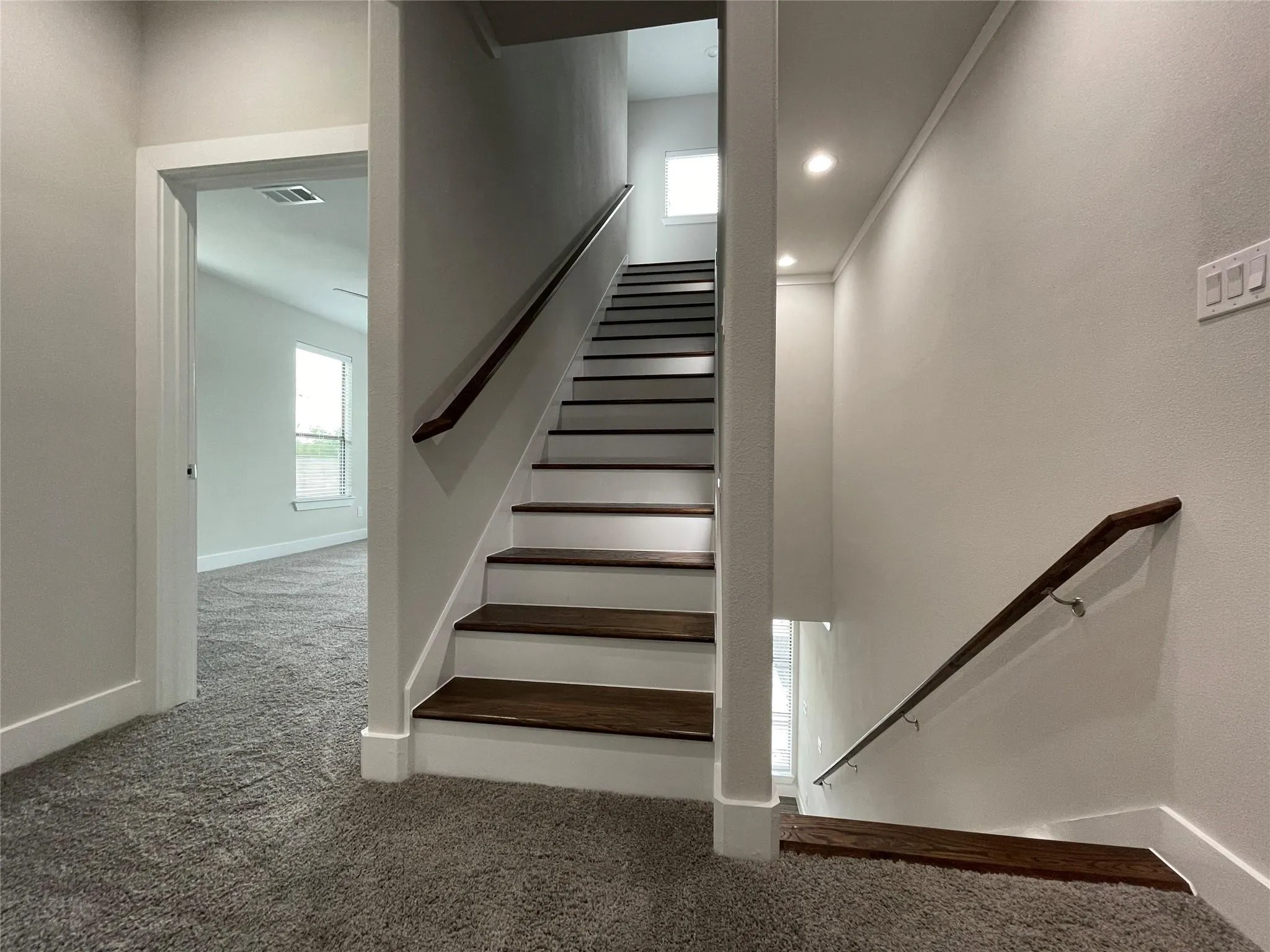 Townhouse For Rent in Dallas County , 2417 N Winnetka Avenue, Dallas, Texas 75212, 3 Bedroom, 4 Bathroom, 1 Garage spaces, 2,286 Sqft, built in 2021, mls#21328962, Real Estate Agent in Dallas, Homes For Rent in Dallas county, Homes For Rent in Dallas, Realtor in Dallas Texas, Real Estate Brokerage Independent Realty Texas, Luminita Cordes Realtor