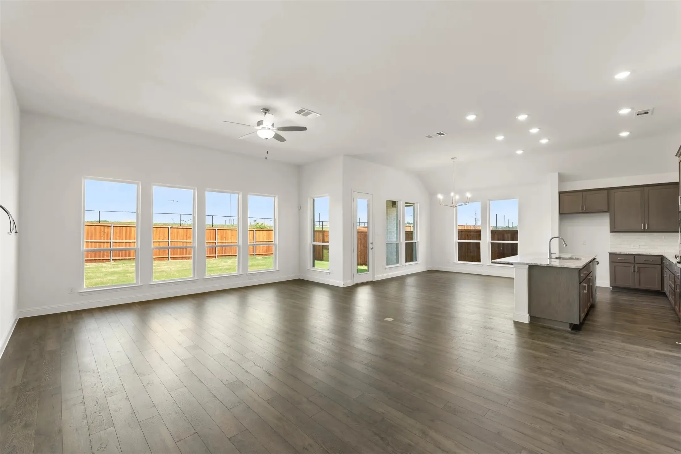 Single Family Residence For Sale in Collin County , 3008 Wallis Drive, Melissa, Texas 75454, 4 Bedroom, 4 Bathroom, 3 Garage spaces, 2,931 Sqft, built in 2026, Price $549,000, mls#21328965, Real Estate Agent in Melissa, Homes For Sale in Collin county, Homes For Sale in Melissa, Realtor in Melissa Texas, Real Estate Brokerage Independent Realty Texas, Luminita Cordes Realtor