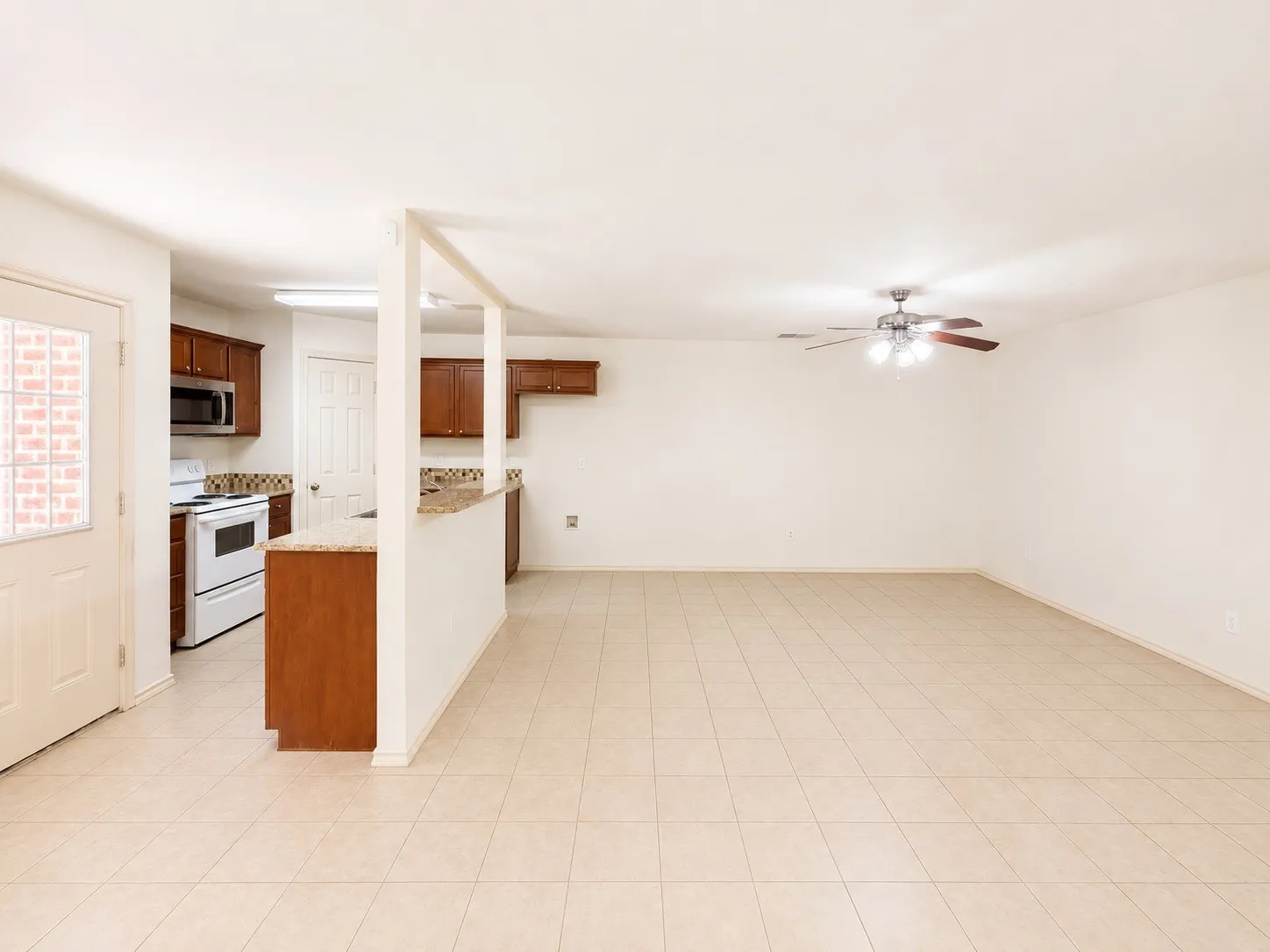 Duplex For Rent in Collin County , 907 Parkplace Ridge, Princeton, Texas 75407, 3 Bedroom, 3 Bathroom, 1 Garage spaces, 1,627 Sqft, built in 2012, mls#21328973, Real Estate Agent in Princeton, Homes For Rent in Collin county, Homes For Rent in Princeton, Realtor in Princeton Texas, Real Estate Brokerage Independent Realty Texas, Luminita Cordes Realtor