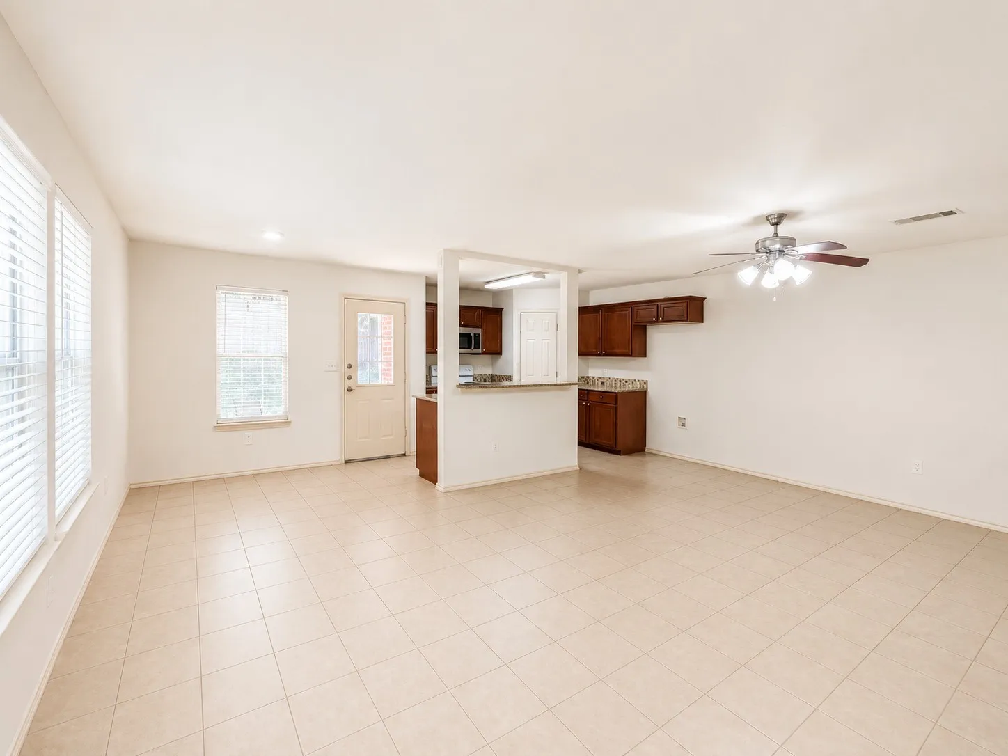 Duplex For Rent in Collin County , 907 Parkplace Ridge, Princeton, Texas 75407, 3 Bedroom, 3 Bathroom, 1 Garage spaces, 1,627 Sqft, built in 2012, mls#21328973, Real Estate Agent in Princeton, Homes For Rent in Collin county, Homes For Rent in Princeton, Realtor in Princeton Texas, Real Estate Brokerage Independent Realty Texas, Luminita Cordes Realtor