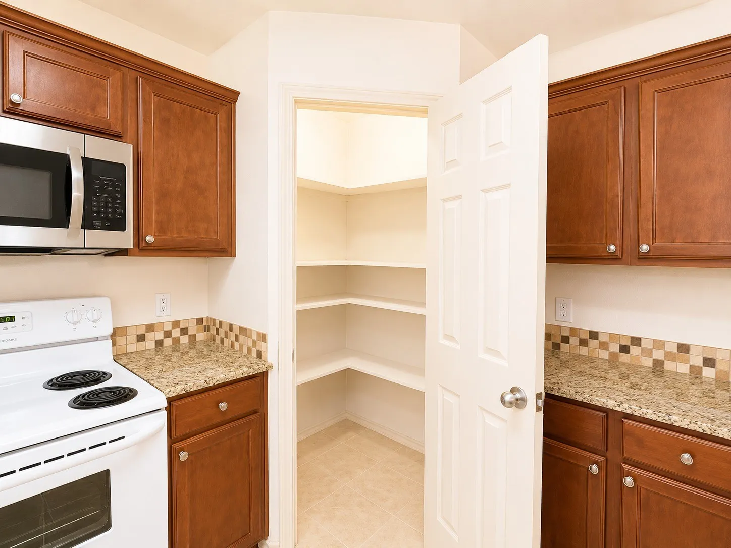 Duplex For Rent in Collin County , 907 Parkplace Ridge, Princeton, Texas 75407, 3 Bedroom, 3 Bathroom, 1 Garage spaces, 1,627 Sqft, built in 2012, mls#21328973, Real Estate Agent in Princeton, Homes For Rent in Collin county, Homes For Rent in Princeton, Realtor in Princeton Texas, Real Estate Brokerage Independent Realty Texas, Luminita Cordes Realtor