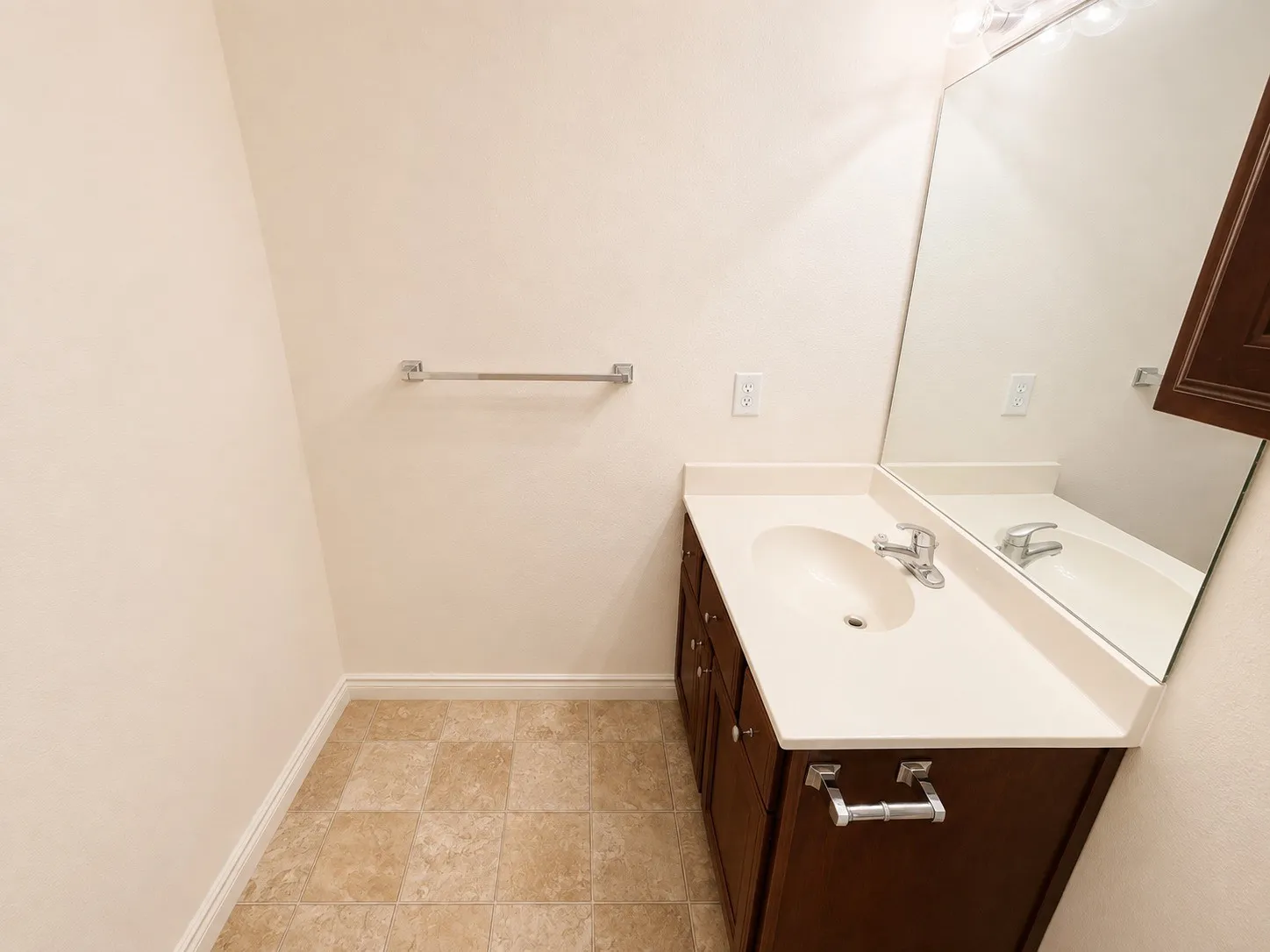 Duplex For Rent in Collin County , 907 Parkplace Ridge, Princeton, Texas 75407, 3 Bedroom, 3 Bathroom, 1 Garage spaces, 1,627 Sqft, built in 2012, mls#21328973, Real Estate Agent in Princeton, Homes For Rent in Collin county, Homes For Rent in Princeton, Realtor in Princeton Texas, Real Estate Brokerage Independent Realty Texas, Luminita Cordes Realtor