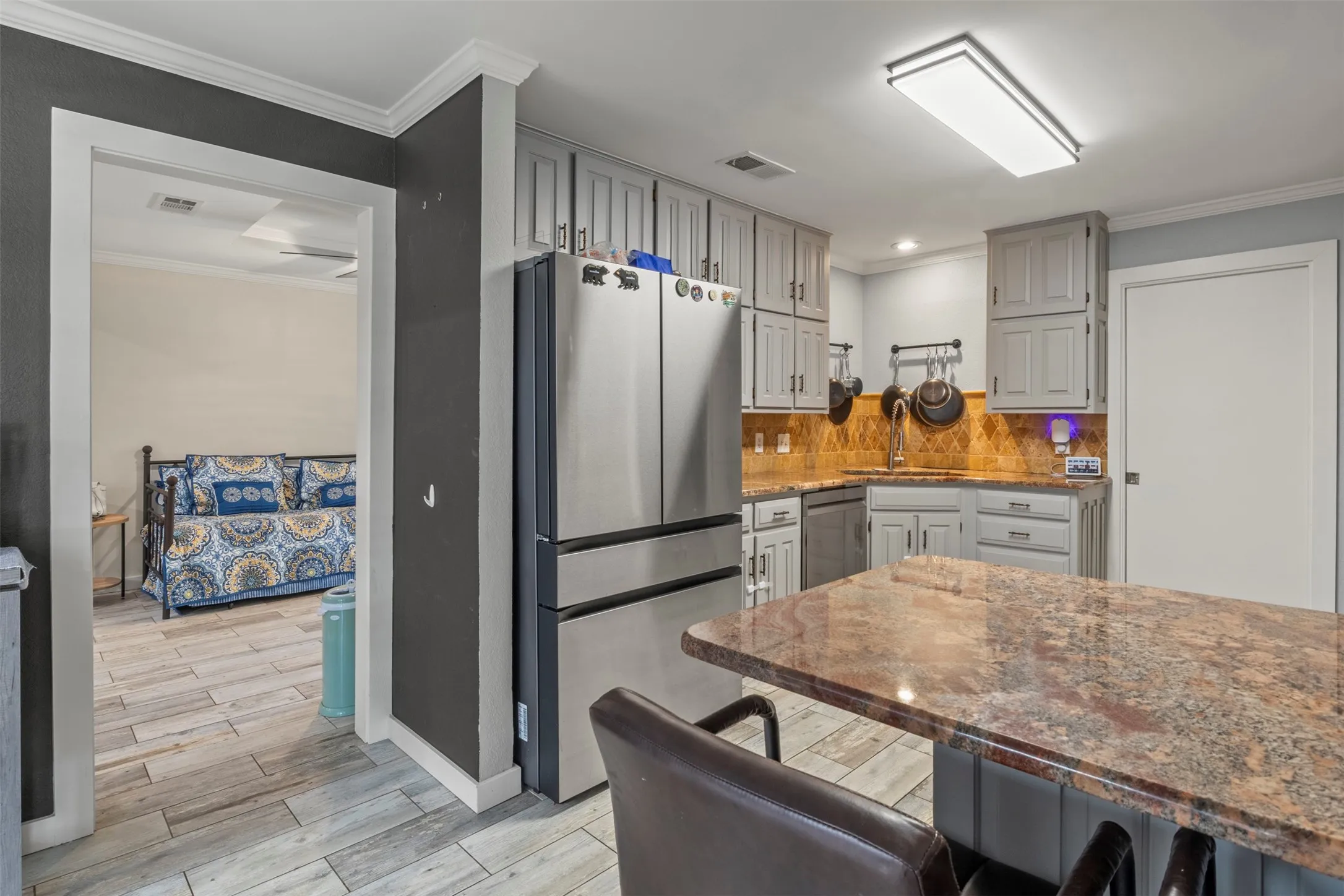 Single Family Residence For Sale in Tarrant County , 4812 Arabian Court, Arlington, Texas 76017, 3 Bedroom, 2 Bathroom, 2 Garage spaces, 2,384 Sqft, built in 1980, mls#21323906, Real Estate Agent in Arlington, Homes For Sale in Tarrant county, Homes For Sale in Arlington, Realtor in Arlington Texas, Real Estate Brokerage Independent Realty Texas, Luminita Cordes Realtor
