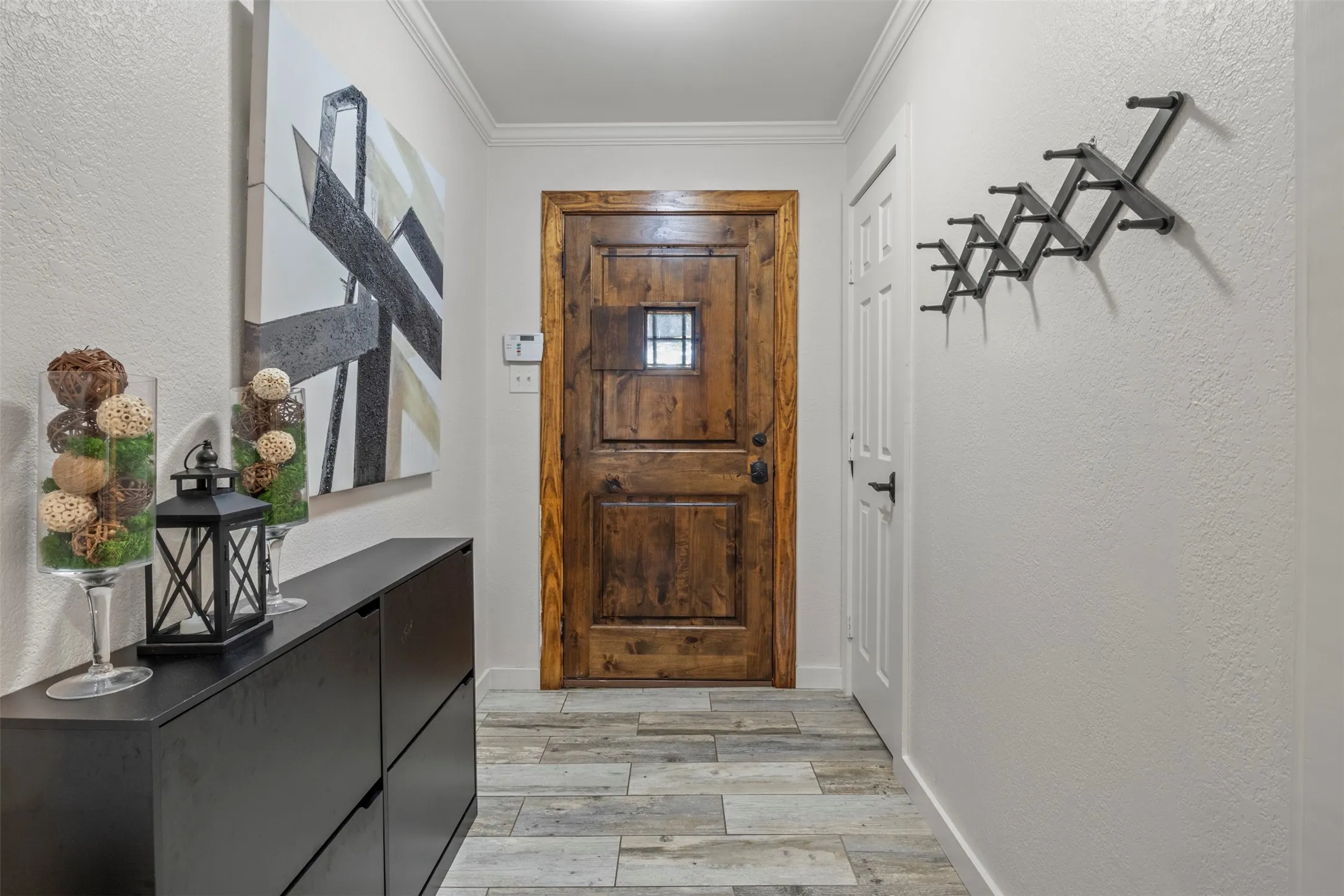 Single Family Residence For Sale in Tarrant County , 4812 Arabian Court, Arlington, Texas 76017, 3 Bedroom, 2 Bathroom, 2 Garage spaces, 2,384 Sqft, built in 1980, mls#21323906, Real Estate Agent in Arlington, Homes For Sale in Tarrant county, Homes For Sale in Arlington, Realtor in Arlington Texas, Real Estate Brokerage Independent Realty Texas, Luminita Cordes Realtor