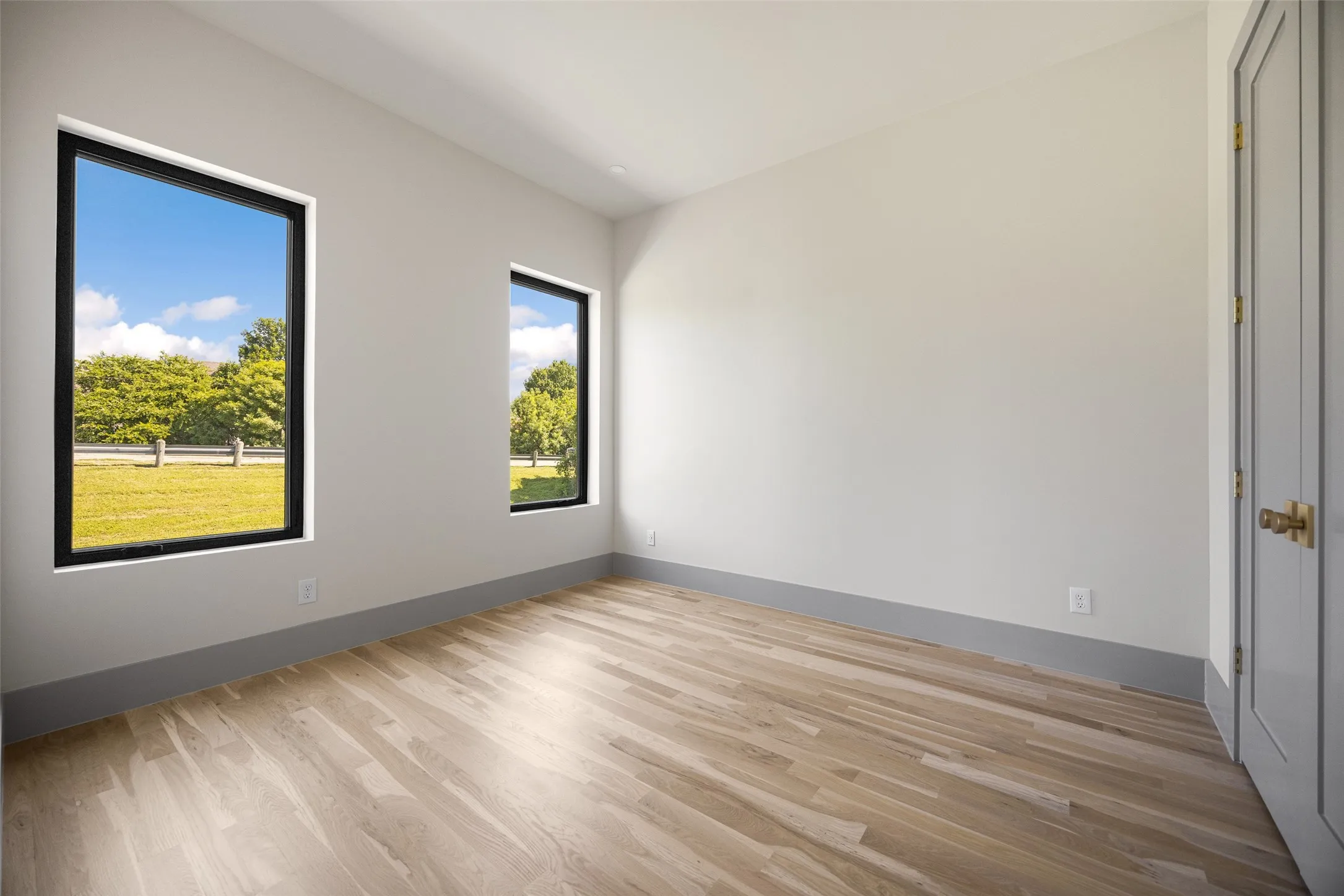 Single Family Residence For Rent in Dallas County , 6984 Santa Barbara Drive, Dallas, Texas 75214, 5 Bedroom, 5 Bathroom, 3 Garage spaces, 4,360 Sqft, built in 2024, mls#21328184, Real Estate Agent in Dallas, Homes For Rent in Dallas county, Homes For Rent in Dallas, Realtor in Dallas Texas, Real Estate Brokerage Independent Realty Texas, Luminita Cordes Realtor