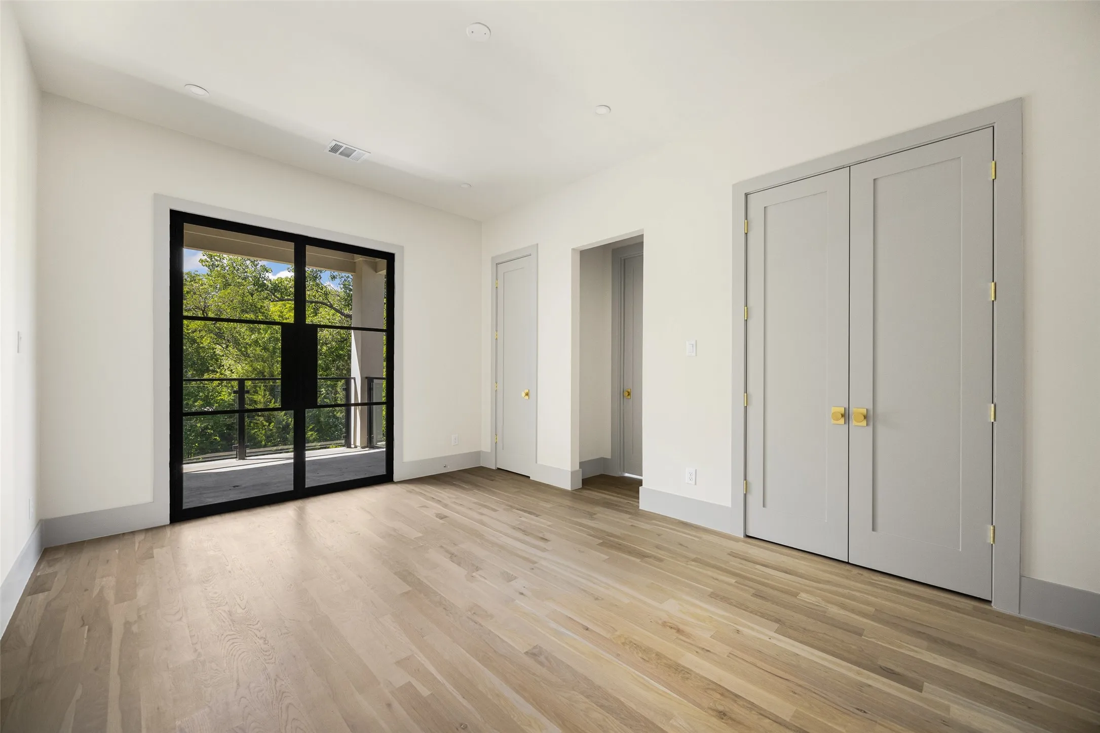 Single Family Residence For Rent in Dallas County , 6984 Santa Barbara Drive, Dallas, Texas 75214, 5 Bedroom, 5 Bathroom, 3 Garage spaces, 4,360 Sqft, built in 2024, mls#21328184, Real Estate Agent in Dallas, Homes For Rent in Dallas county, Homes For Rent in Dallas, Realtor in Dallas Texas, Real Estate Brokerage Independent Realty Texas, Luminita Cordes Realtor
