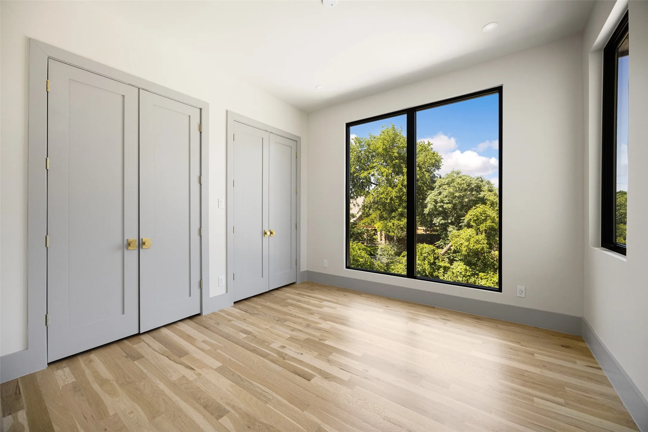 Single Family Residence For Rent in Dallas County , 6984 Santa Barbara Drive, Dallas, Texas 75214, 5 Bedroom, 5 Bathroom, 3 Garage spaces, 4,360 Sqft, built in 2024, mls#21328184, Real Estate Agent in Dallas, Homes For Rent in Dallas county, Homes For Rent in Dallas, Realtor in Dallas Texas, Real Estate Brokerage Independent Realty Texas, Luminita Cordes Realtor