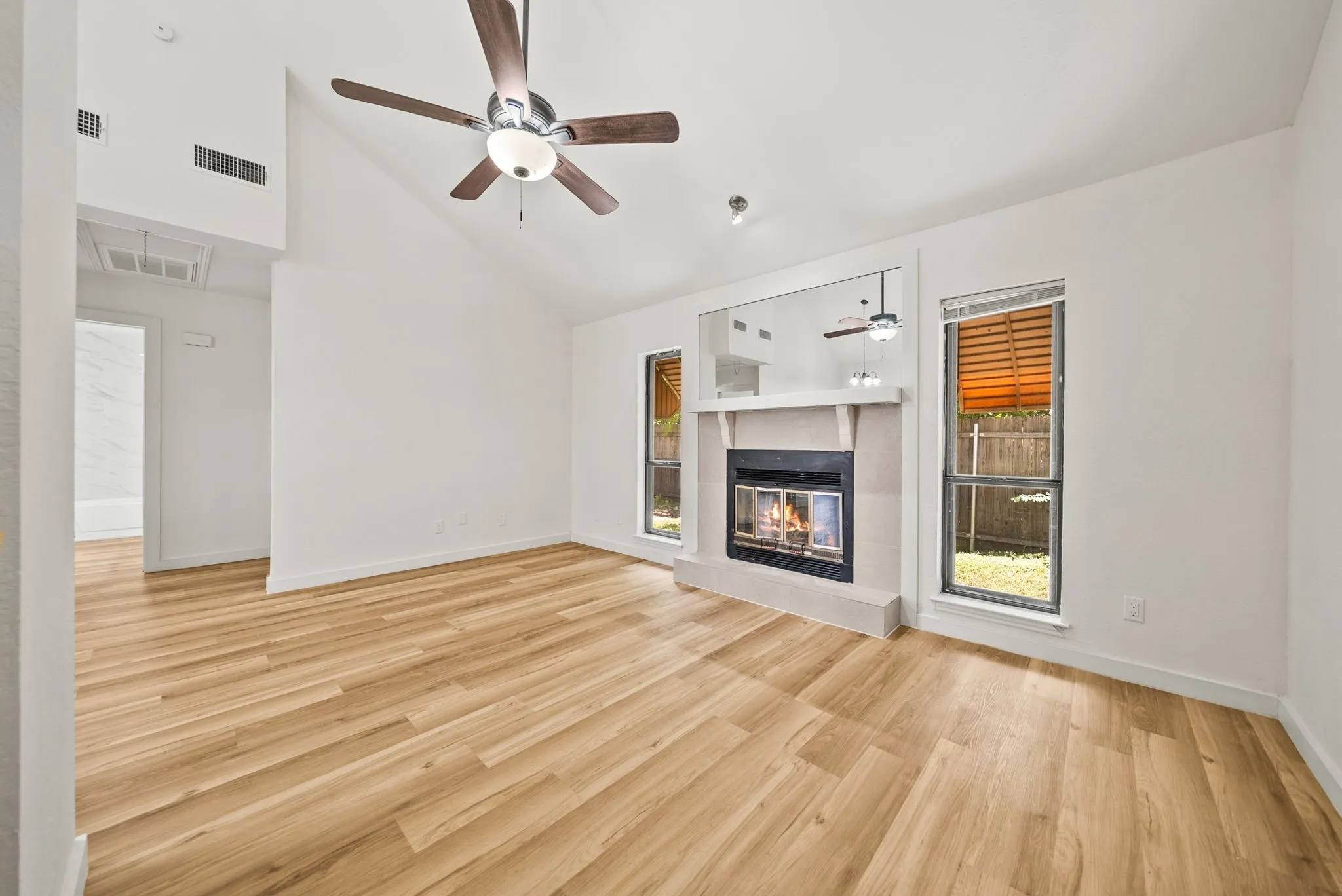 Townhouse For Sale in Tarrant County , 420 S Las Vegas Trail, White Settlement, Texas 76108, 2 Bedroom, 2 Bathroom, Garage spaces, 919 Sqft, built in 1983, mls#21328930, Real Estate Agent in White Settlement, Homes For Sale in Tarrant county, Homes For Sale in White Settlement, Realtor in White Settlement Texas, Real Estate Brokerage Independent Realty Texas, Luminita Cordes Realtor