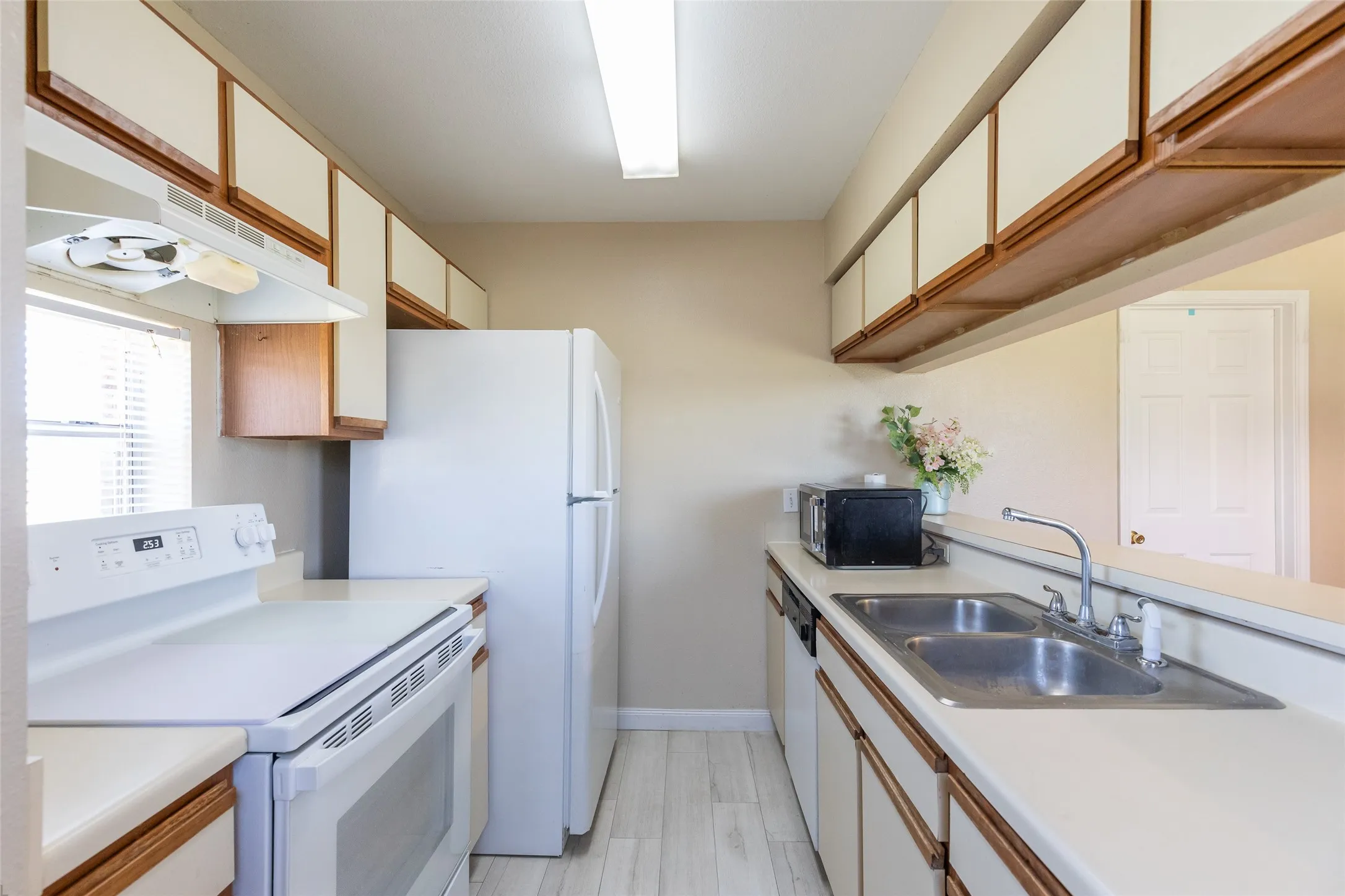 Duplex For Sale in Runnels County , 201 & 203 Bluebonnet Drive, Winters, Texas 79567, 4 Bedroom, 4 Bathroom, Garage spaces, 0 Sqft, built in 1999, mls#21326316, Real Estate Agent in Winters, Homes For Sale in Runnels county, Homes For Sale in Winters, Realtor in Winters Texas, Real Estate Brokerage Independent Realty Texas, Luminita Cordes Realtor