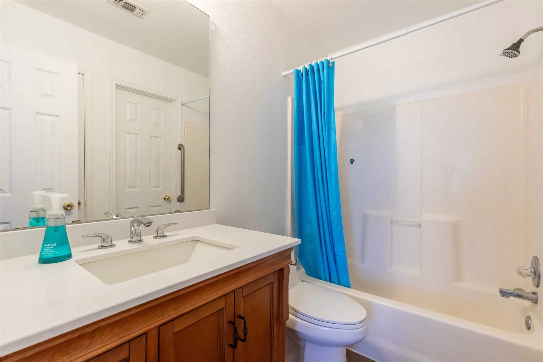 Duplex For Sale in Runnels County , 201 & 203 Bluebonnet Drive, Winters, Texas 79567, 4 Bedroom, 4 Bathroom, Garage spaces, 0 Sqft, built in 1999, mls#21326316, Real Estate Agent in Winters, Homes For Sale in Runnels county, Homes For Sale in Winters, Realtor in Winters Texas, Real Estate Brokerage Independent Realty Texas, Luminita Cordes Realtor