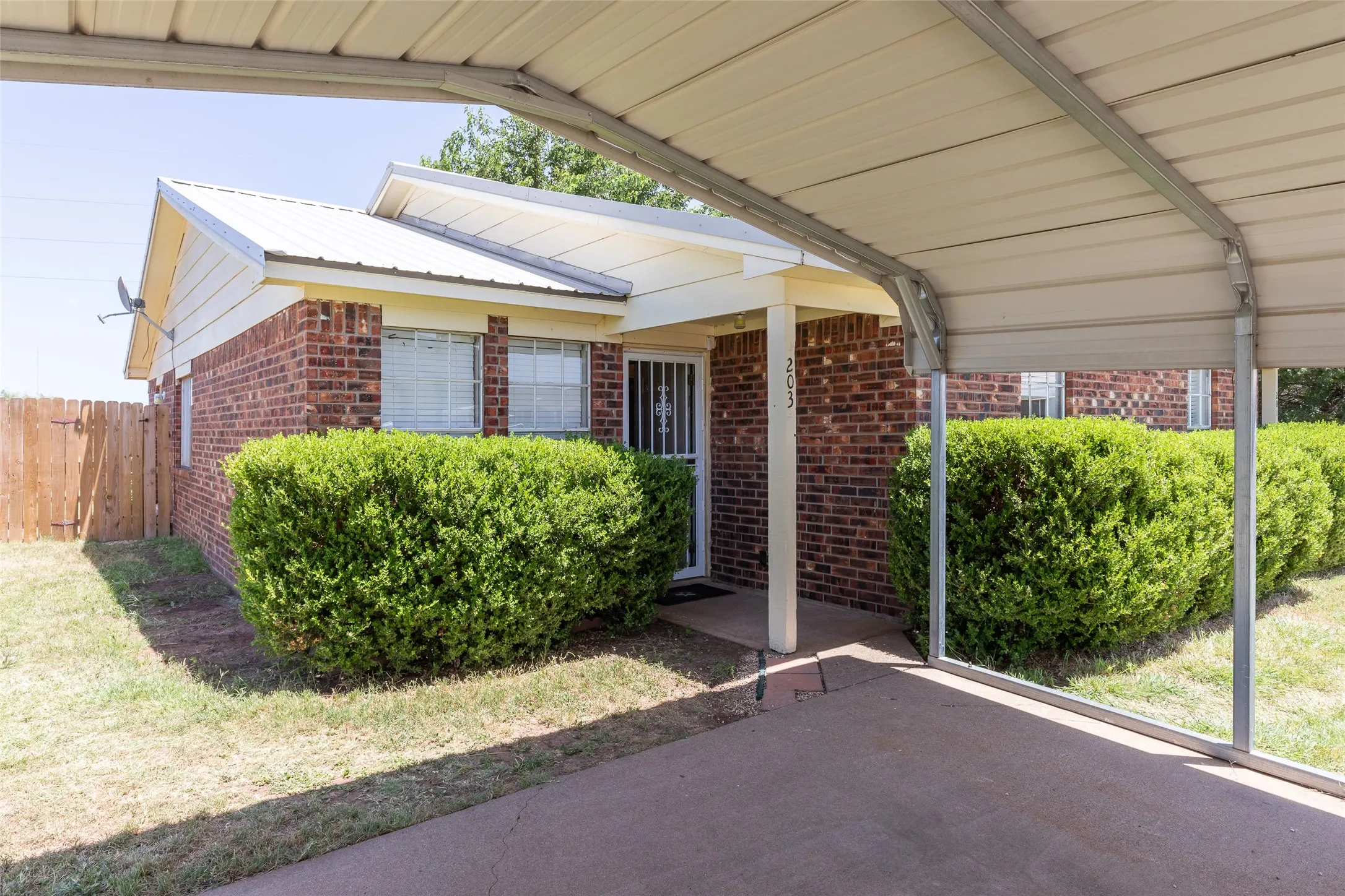 Duplex For Sale in Runnels County , 201 & 203 Bluebonnet Drive, Winters, Texas 79567, 4 Bedroom, 4 Bathroom, Garage spaces, 0 Sqft, built in 1999, mls#21326316, Real Estate Agent in Winters, Homes For Sale in Runnels county, Homes For Sale in Winters, Realtor in Winters Texas, Real Estate Brokerage Independent Realty Texas, Luminita Cordes Realtor