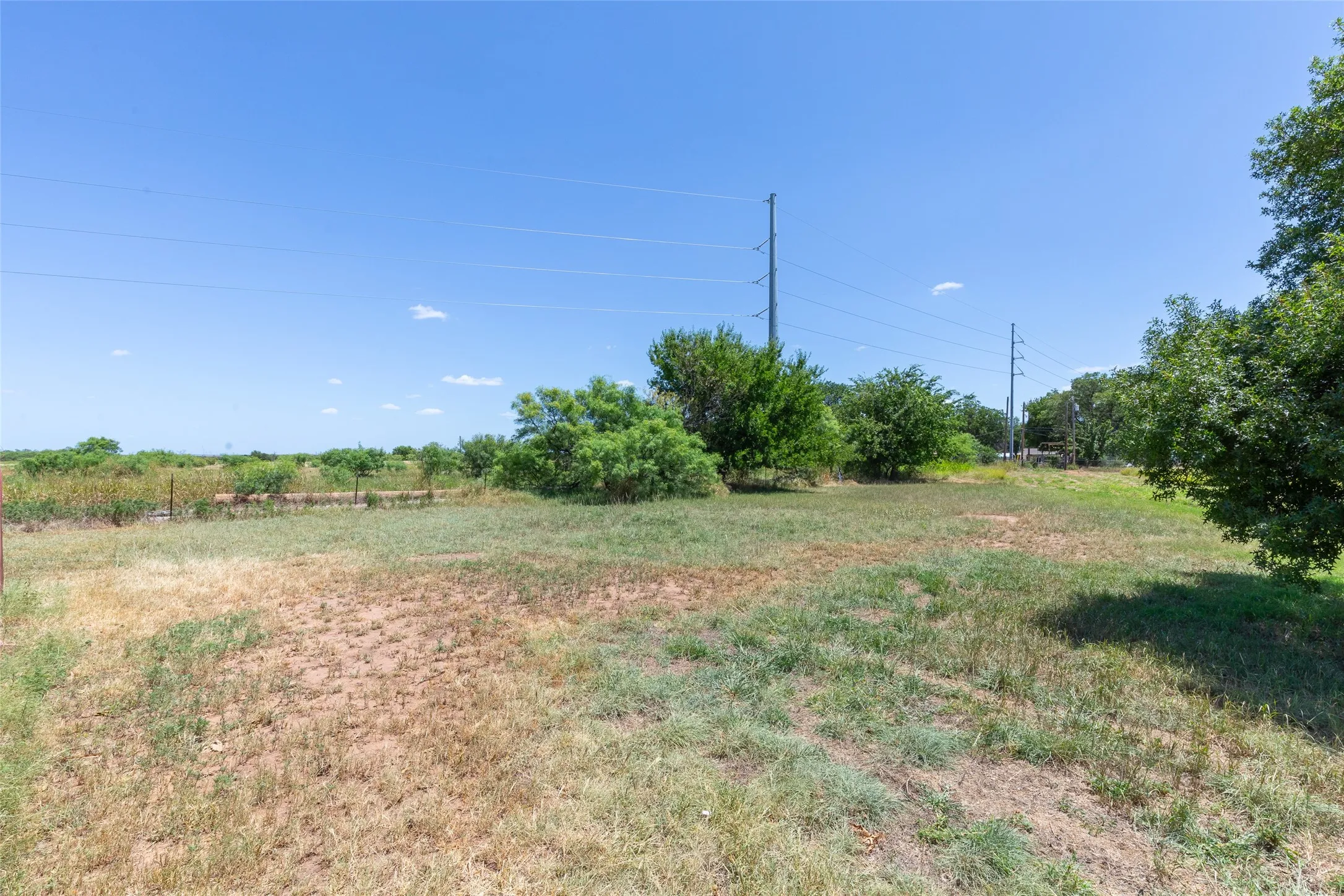 Duplex For Sale in Runnels County , 201 & 203 Bluebonnet Drive, Winters, Texas 79567, 4 Bedroom, 4 Bathroom, Garage spaces, 0 Sqft, built in 1999, mls#21326316, Real Estate Agent in Winters, Homes For Sale in Runnels county, Homes For Sale in Winters, Realtor in Winters Texas, Real Estate Brokerage Independent Realty Texas, Luminita Cordes Realtor
