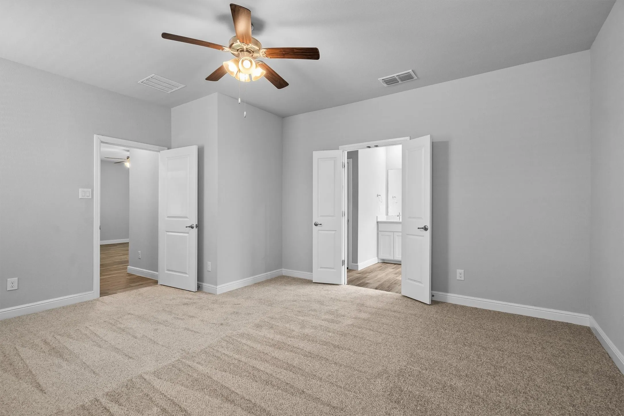 one more of the primary bedroom