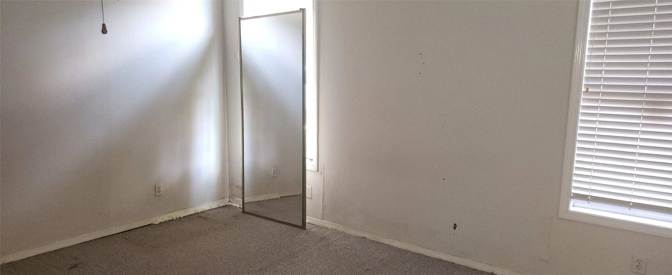 Single Family Residence For Sale in Dallas County , 824 Carver Street, Mesquite, Texas 75149, 3 Bedrooms, 1 Bathroom, Garage spaces, 1,392 Sqft, built in 1932, Price $120,000, mls#21328990, Real Estate Agent in Mesquite, Homes For Sale in Dallas county, Homes For Sale in Mesquite, Realtor in Mesquite Texas, Real Estate Brokerage Independent Realty Texas, Luminita Cordes Realtor