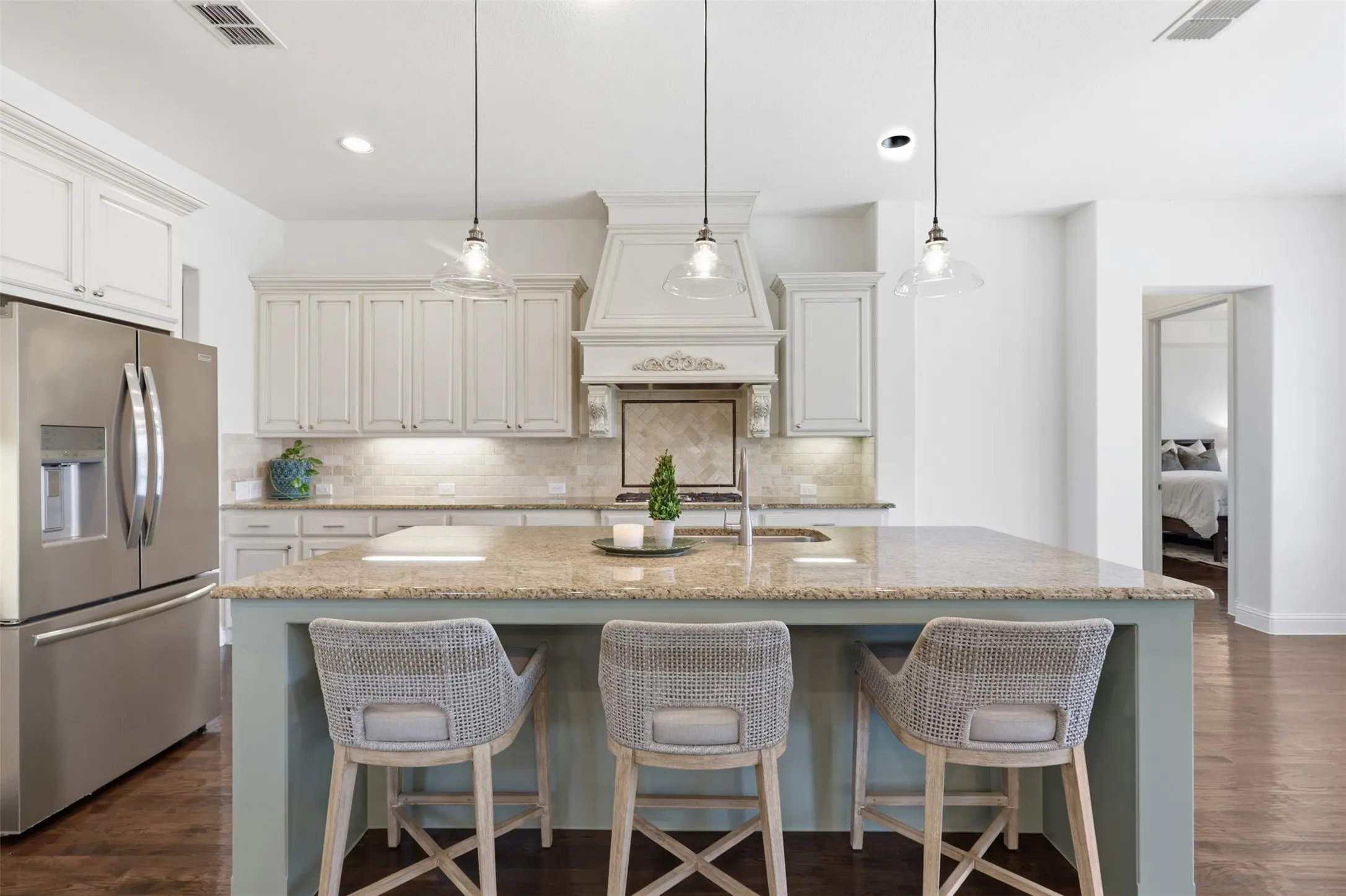 Single Family Residence For Sale in Denton County , 4625 Maverick Way, Carrollton, Texas 75010, 4 Bedroom, 3 Bathroom, 3 Garage spaces, 3,500 Sqft, built in 2014, mls#21328967, Real Estate Agent in Carrollton, Homes For Sale in Denton county, Homes For Sale in Carrollton, Realtor in Carrollton Texas, Real Estate Brokerage Independent Realty Texas, Luminita Cordes Realtor