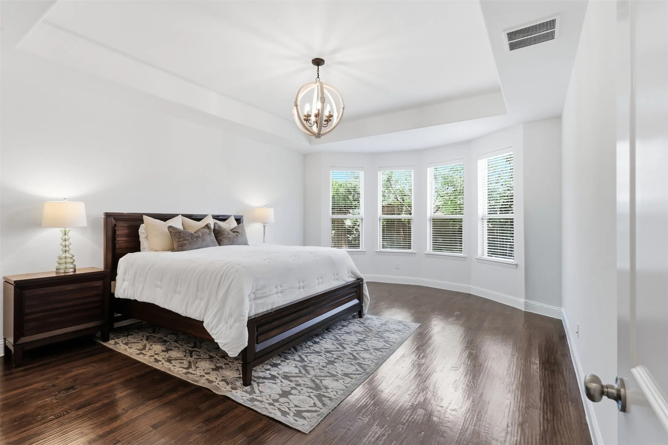 Single Family Residence For Sale in Denton County , 4625 Maverick Way, Carrollton, Texas 75010, 4 Bedroom, 3 Bathroom, 3 Garage spaces, 3,500 Sqft, built in 2014, mls#21328967, Real Estate Agent in Carrollton, Homes For Sale in Denton county, Homes For Sale in Carrollton, Realtor in Carrollton Texas, Real Estate Brokerage Independent Realty Texas, Luminita Cordes Realtor