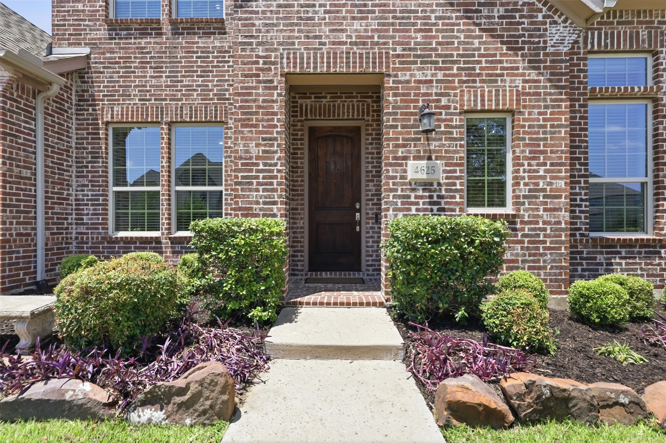 Single Family Residence For Sale in Denton County , 4625 Maverick Way, Carrollton, Texas 75010, 4 Bedroom, 3 Bathroom, 3 Garage spaces, 3,500 Sqft, built in 2014, mls#21328967, Real Estate Agent in Carrollton, Homes For Sale in Denton county, Homes For Sale in Carrollton, Realtor in Carrollton Texas, Real Estate Brokerage Independent Realty Texas, Luminita Cordes Realtor