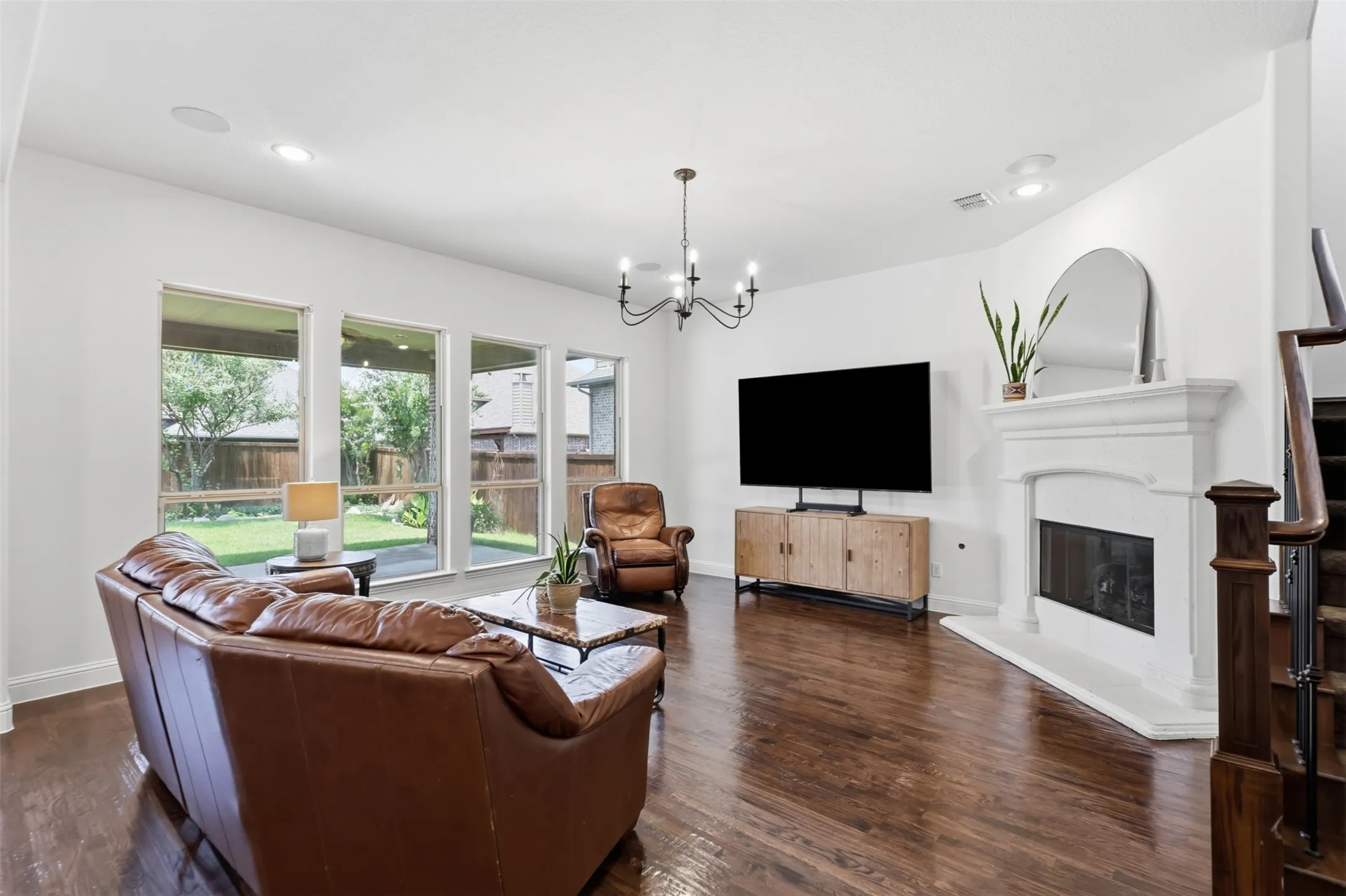 Single Family Residence For Sale in Denton County , 4625 Maverick Way, Carrollton, Texas 75010, 4 Bedroom, 3 Bathroom, 3 Garage spaces, 3,500 Sqft, built in 2014, mls#21328967, Real Estate Agent in Carrollton, Homes For Sale in Denton county, Homes For Sale in Carrollton, Realtor in Carrollton Texas, Real Estate Brokerage Independent Realty Texas, Luminita Cordes Realtor