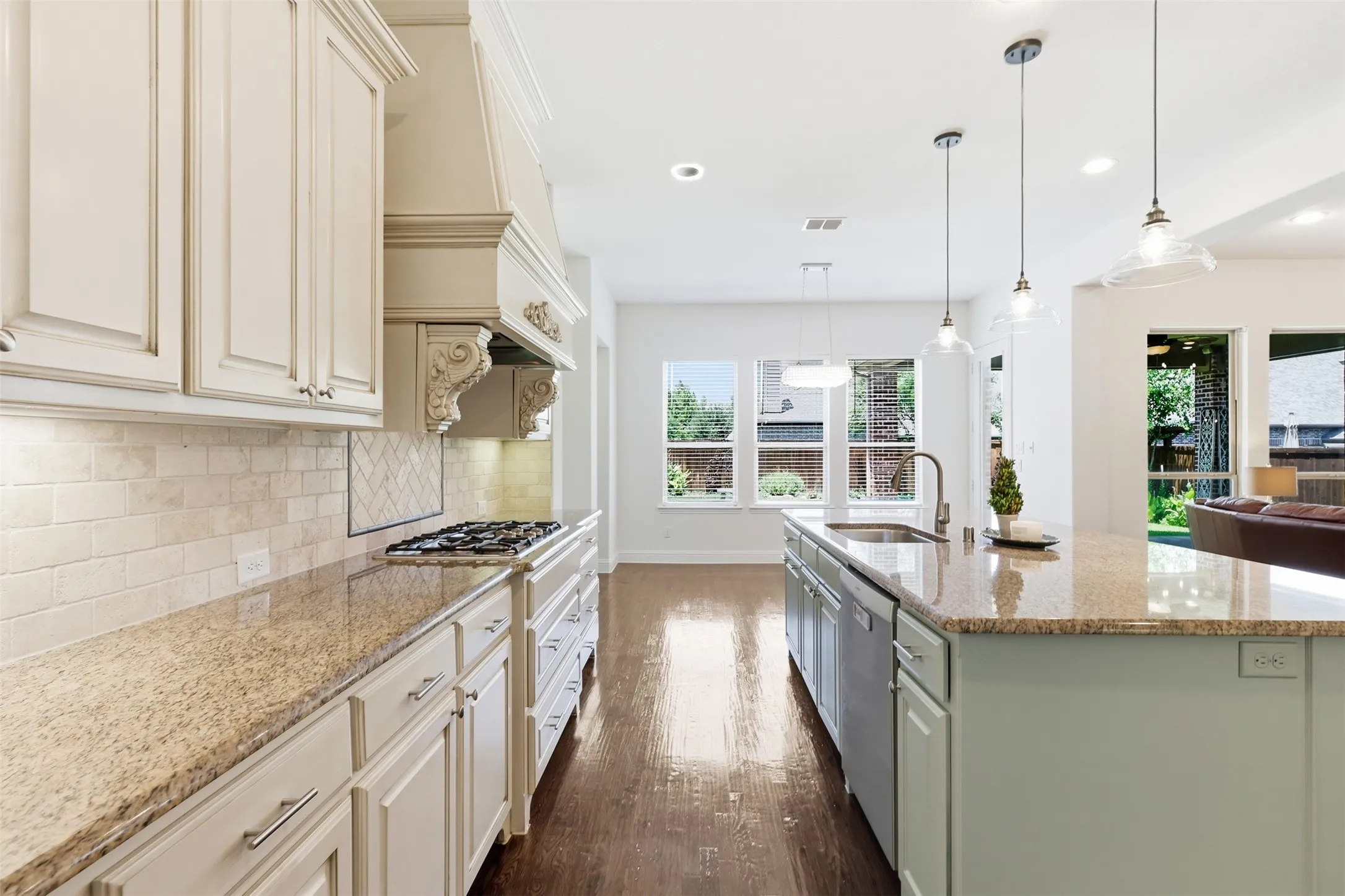 Single Family Residence For Sale in Denton County , 4625 Maverick Way, Carrollton, Texas 75010, 4 Bedroom, 3 Bathroom, 3 Garage spaces, 3,500 Sqft, built in 2014, mls#21328967, Real Estate Agent in Carrollton, Homes For Sale in Denton county, Homes For Sale in Carrollton, Realtor in Carrollton Texas, Real Estate Brokerage Independent Realty Texas, Luminita Cordes Realtor