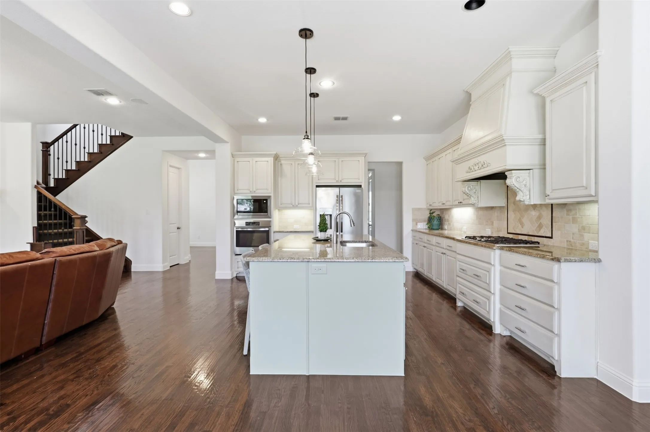 Single Family Residence For Sale in Denton County , 4625 Maverick Way, Carrollton, Texas 75010, 4 Bedroom, 3 Bathroom, 3 Garage spaces, 3,500 Sqft, built in 2014, mls#21328967, Real Estate Agent in Carrollton, Homes For Sale in Denton county, Homes For Sale in Carrollton, Realtor in Carrollton Texas, Real Estate Brokerage Independent Realty Texas, Luminita Cordes Realtor