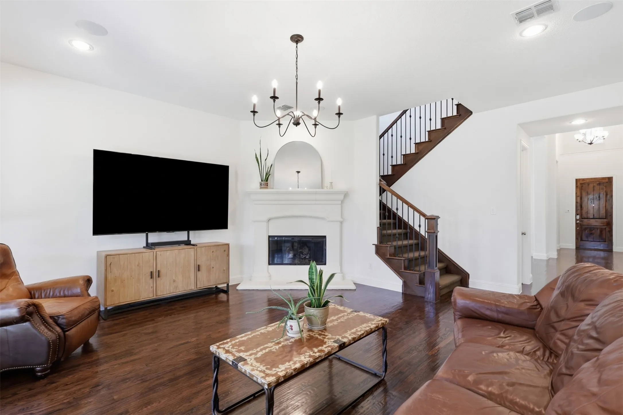 Single Family Residence For Sale in Denton County , 4625 Maverick Way, Carrollton, Texas 75010, 4 Bedroom, 3 Bathroom, 3 Garage spaces, 3,500 Sqft, built in 2014, mls#21328967, Real Estate Agent in Carrollton, Homes For Sale in Denton county, Homes For Sale in Carrollton, Realtor in Carrollton Texas, Real Estate Brokerage Independent Realty Texas, Luminita Cordes Realtor